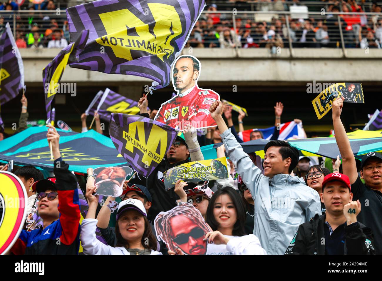 Fans of HAMILTON Lewis (gbr), Mercedes AMG F1 Team W15, portrait during the Formula 1 Lenovo Chinese Grand Prix 2024, 5th round of the 2024 Formula One World Championship from April 19 to 21, 2024 on the Shanghai International Circuit, in Shanghai, China Stock Photo
