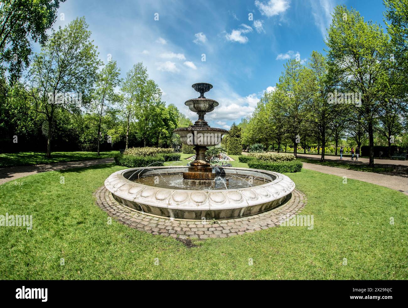 Regents Park - one of the Royal Parks of London. Griffin Tazza (Lion Vase) at The Regents Park English Gardens Stock Photo