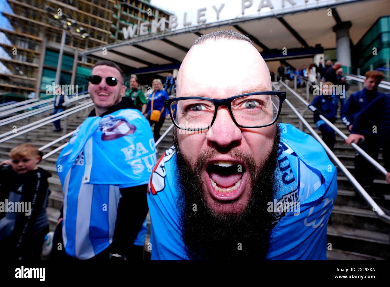 A Coventry City fan ahead of the Emirates FA Cup semi-final match at Wembley Stadium, London. Picture date: Sunday April 21, 2024. Stock Photo