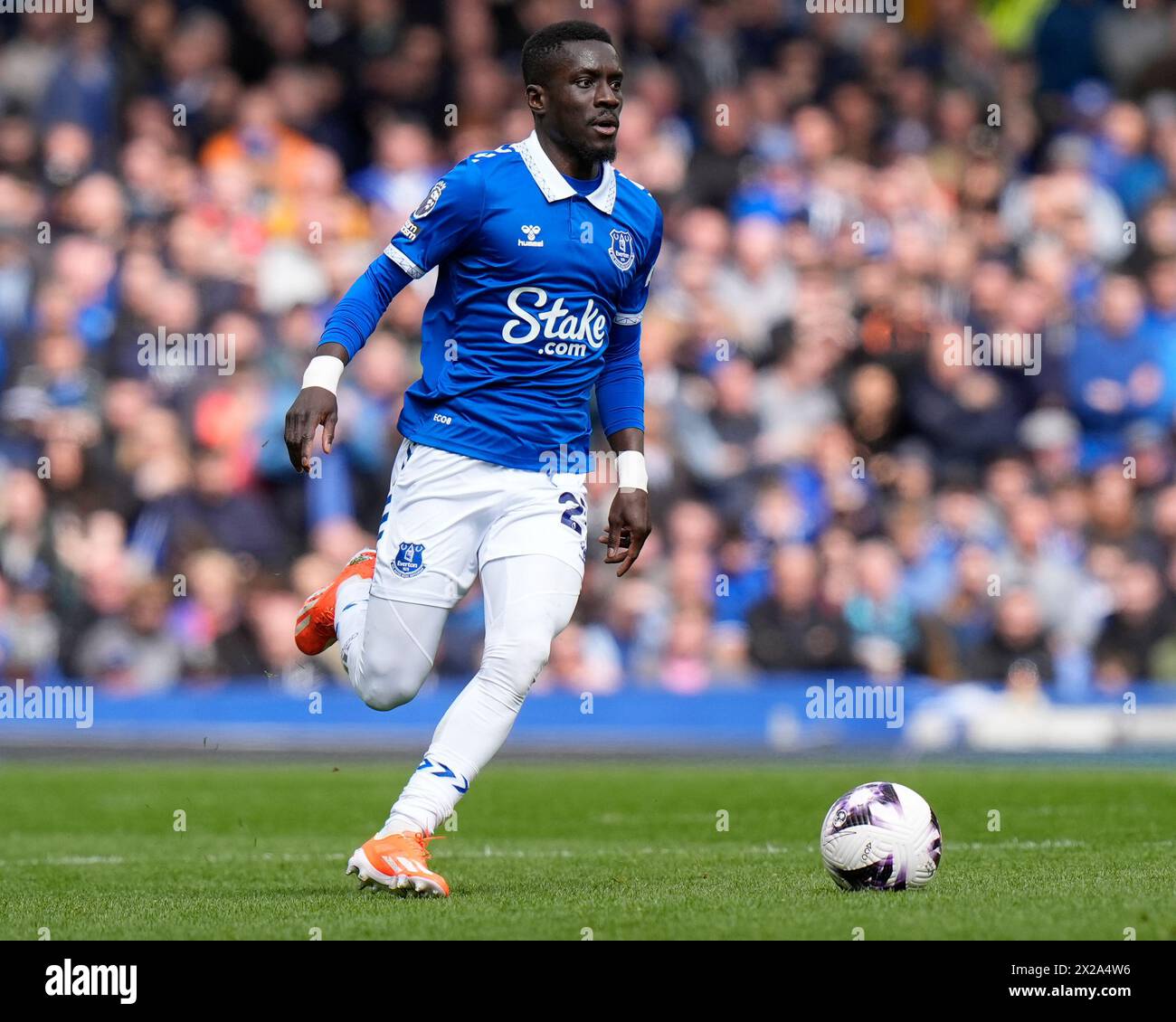 Idrissa Gueye of Everton during the Premier League match Everton vs Nottingham Forest at Goodison Park, Liverpool, United Kingdom, 21st April 2024  (Photo by Steve Flynn/News Images) Stock Photo