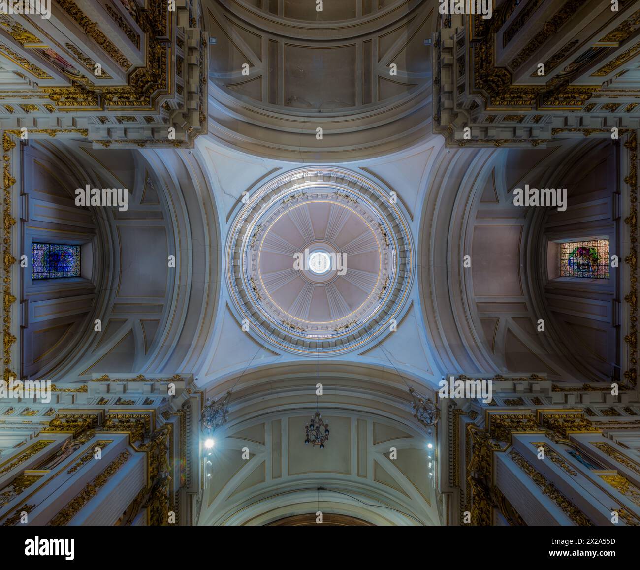 Vista de la cúpula de la Real Basílica Colegiata de San Isidro en Madrid. Stock Photo