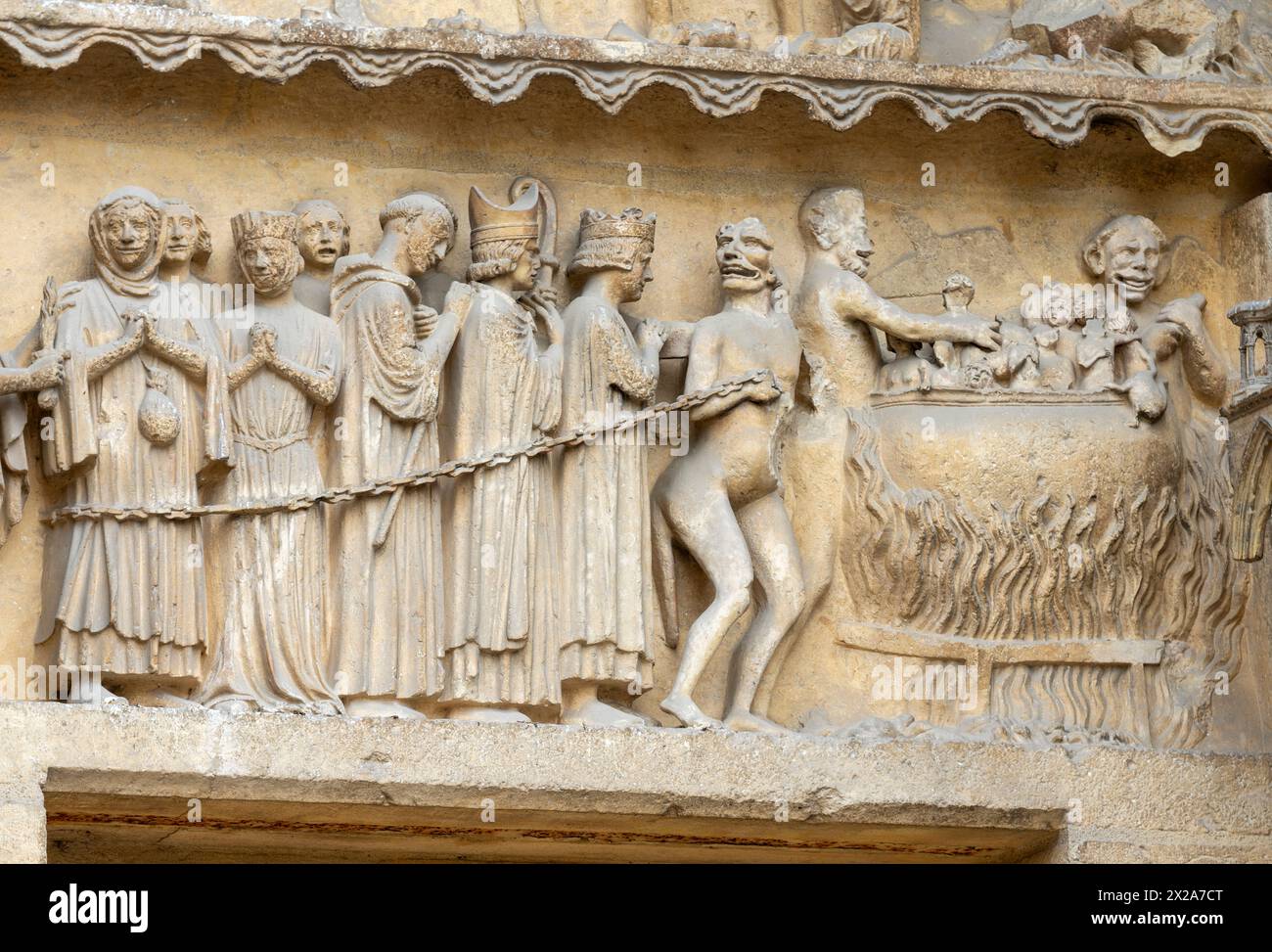 Reims, Kathedrale Notre-Dame, Nordquerhausfassade: Jüngstes Gericht, Fegefeuer Stock Photo