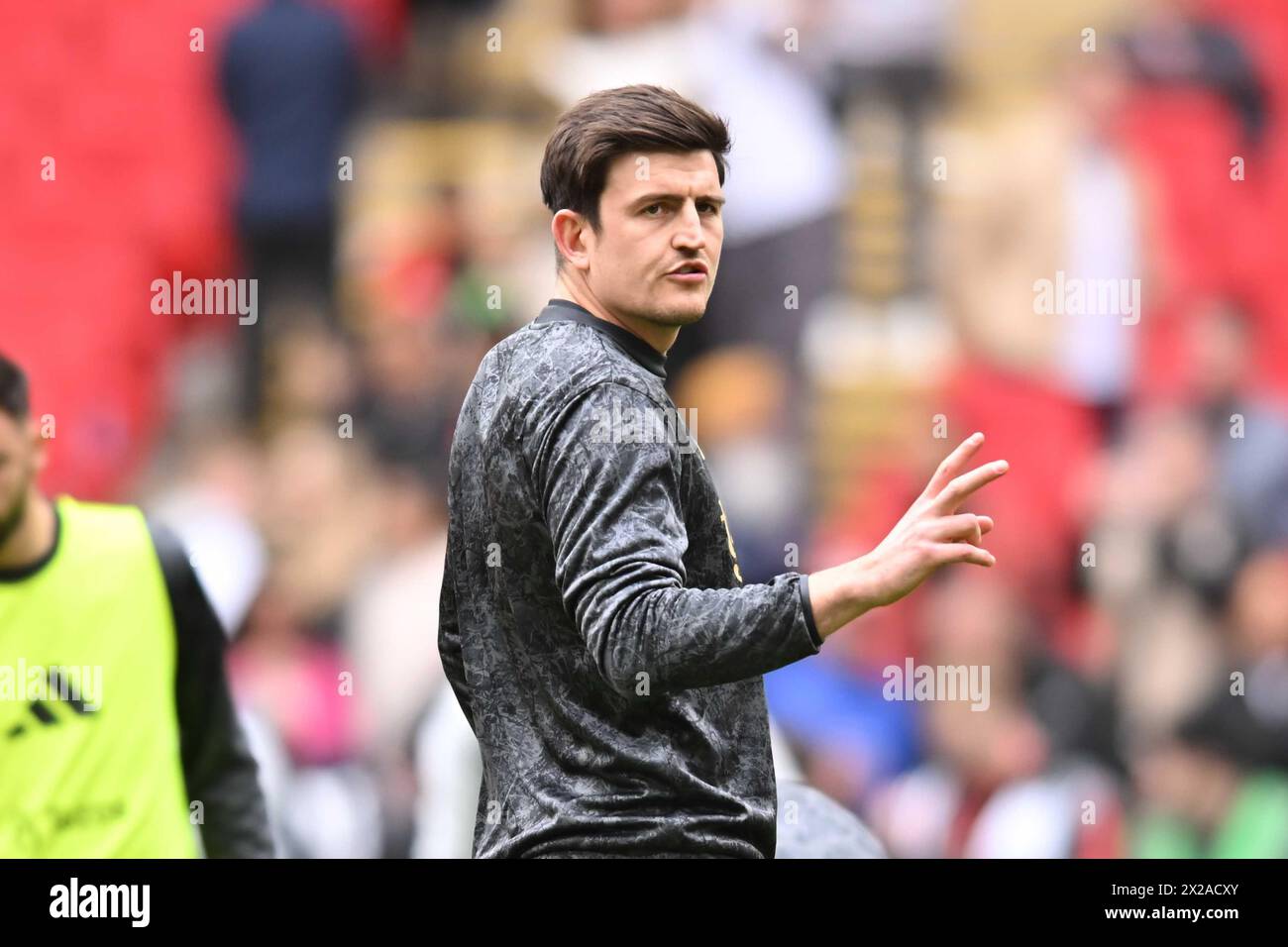 Wembley Stadium, London on Sunday 21st April 2024. Harry Maguire (5 Manchester United) warms up during the FA Cup Semi Final match between Coventry City and Manchester City at Wembley Stadium, London on Sunday 21st April 2024. (Photo: Kevin Hodgson | MI News) Credit: MI News & Sport /Alamy Live News Stock Photo
