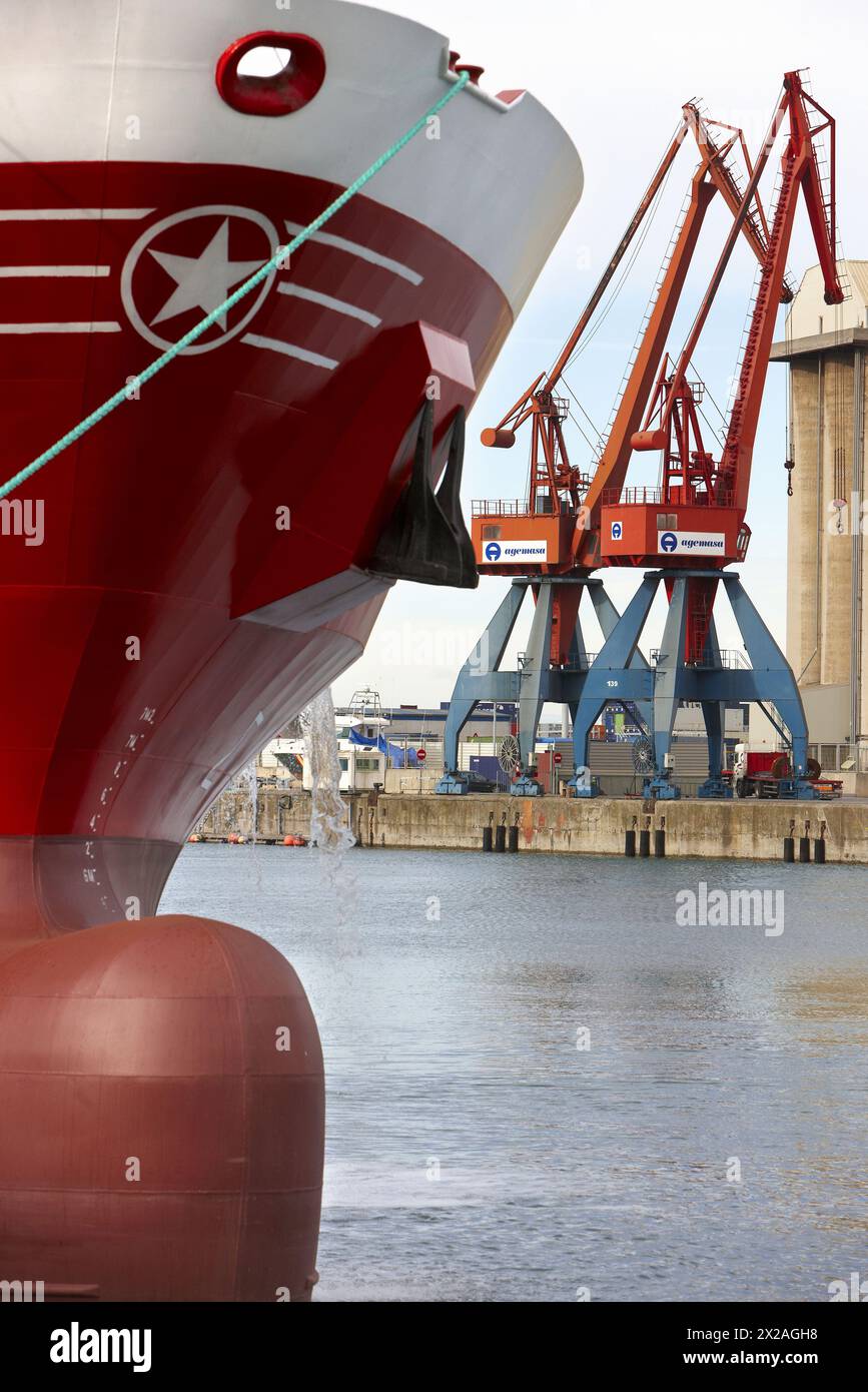 Ship and cranes. Port of Bilbao, Biscay, Basque Country, Spain Stock ...