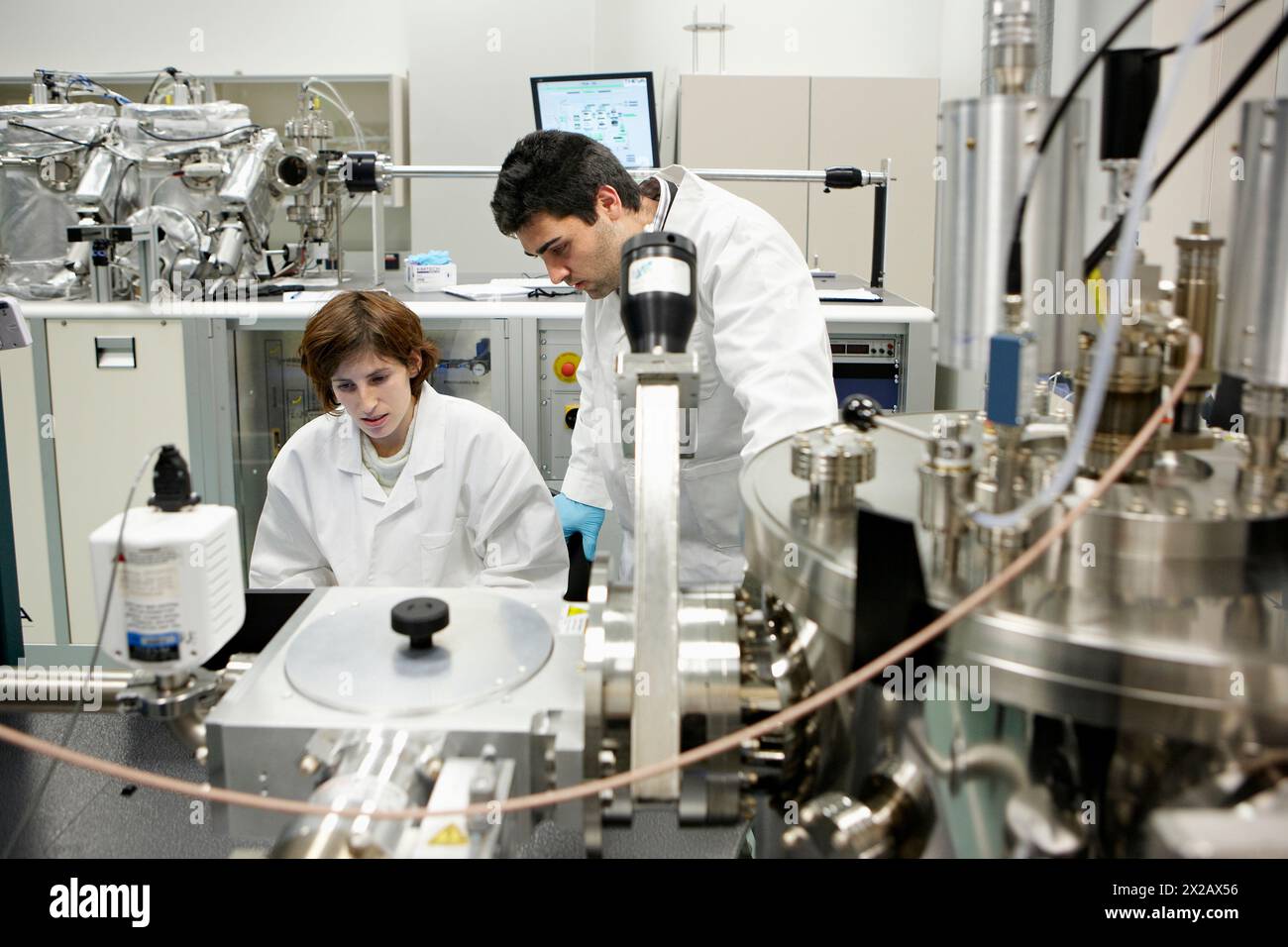 Sputtering Lab Magnetrons hi-res stock photography and images - Alamy