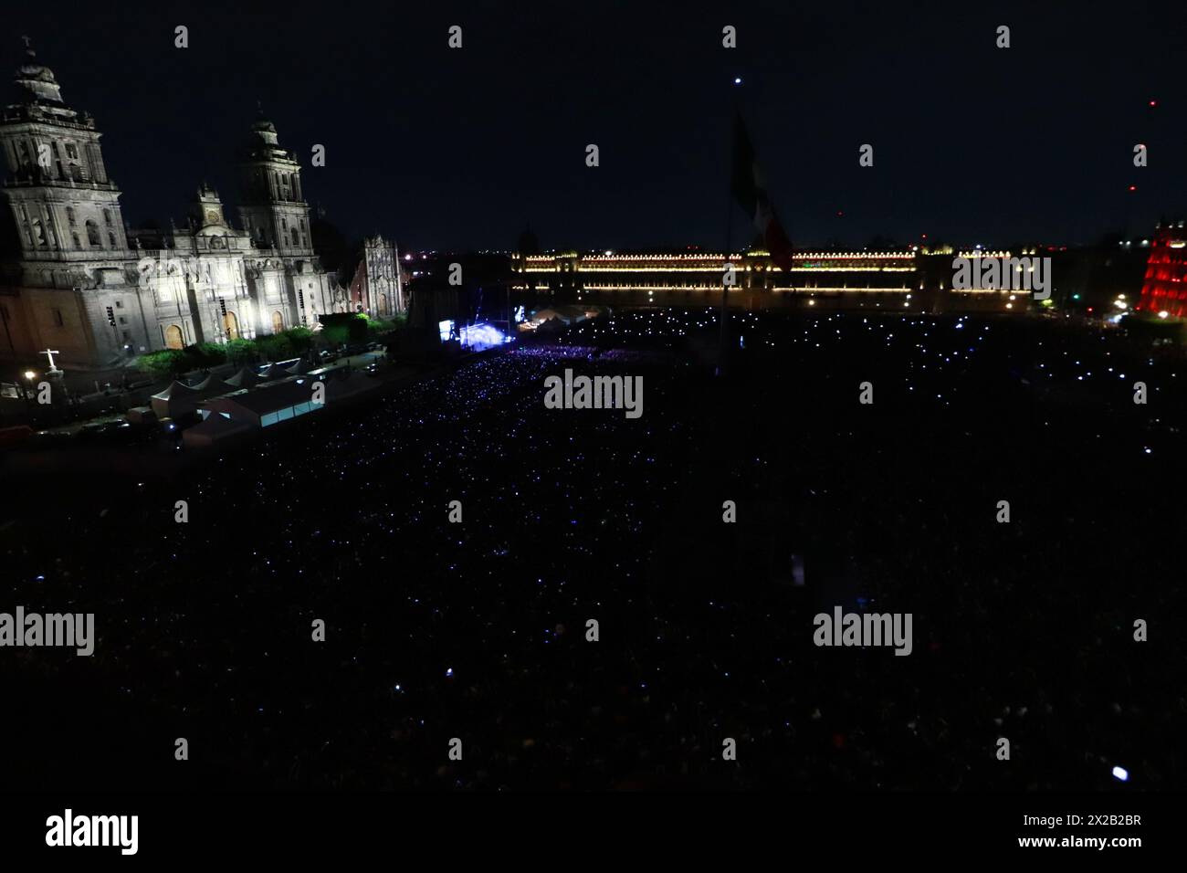 April 20, 2024, Mexico City, Ciudad de Mexico, Mexico: April 20, 2024 in Mexico City, Mexico: Members of The New York alternative rock band; Interpol, performs during a concert in the zocalo of Mexico City. (Credit Image: © Carlos Santiago/eyepix via ZUMA Press Wire) EDITORIAL USAGE ONLY! Not for Commercial USAGE! Stock Photo