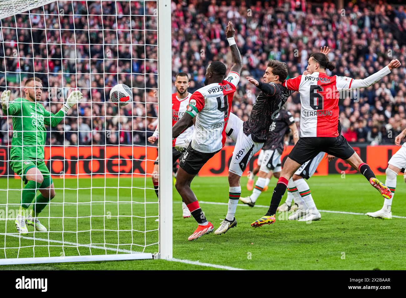 Rotterdam, Netherlands. 21st Apr, 2024. Rotterdam - Lutsharel Geertruida of Feyenoord scores the 2-0 during the KNVB Cup Final/KNVB Bekerfinale between Feyenoord v NEC at Stadion Feijenoord De Kuip on 21 April 2024 in Rotterdam, Netherlands. Credit: box to box pictures/Alamy Live News Stock Photo