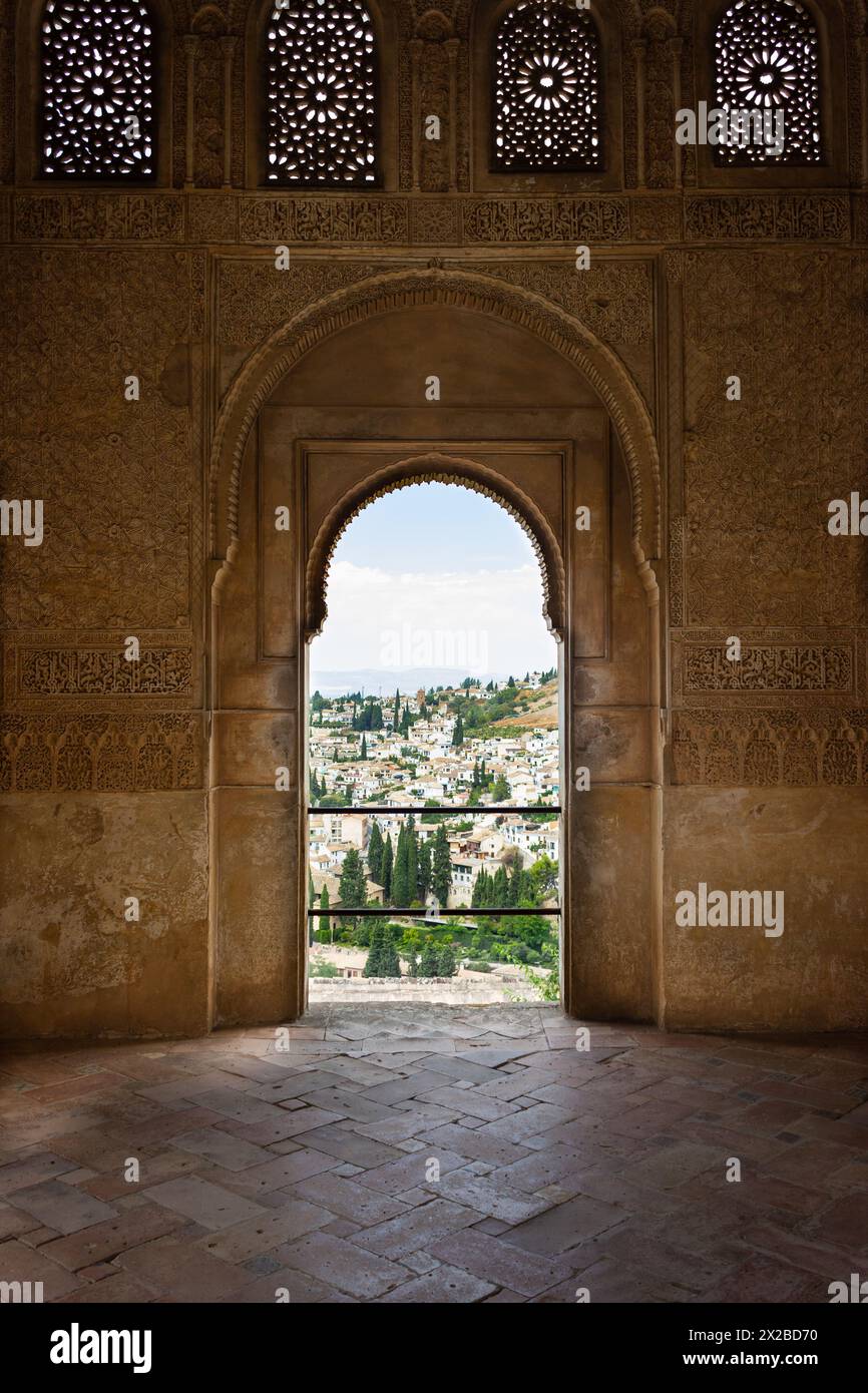 Views of the Albaycin and Sacromonte neighborhoods from the spectacular ...