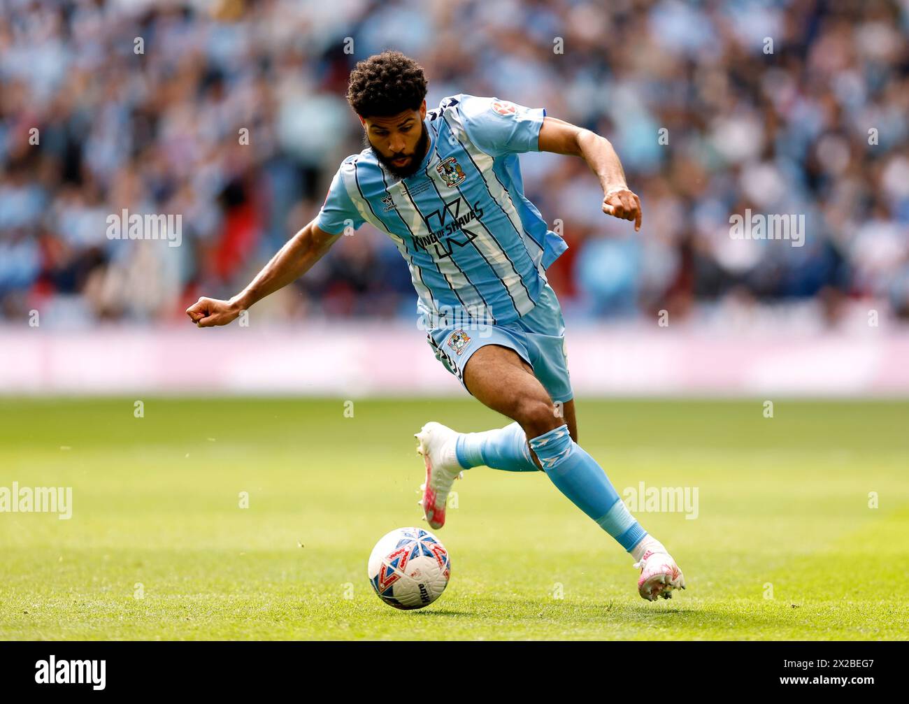 Coventry City's Ellis Simms during the Emirates FA Cup semi-final match at Wembley Stadium, London. Picture date: Sunday April 21, 2024. Stock Photo