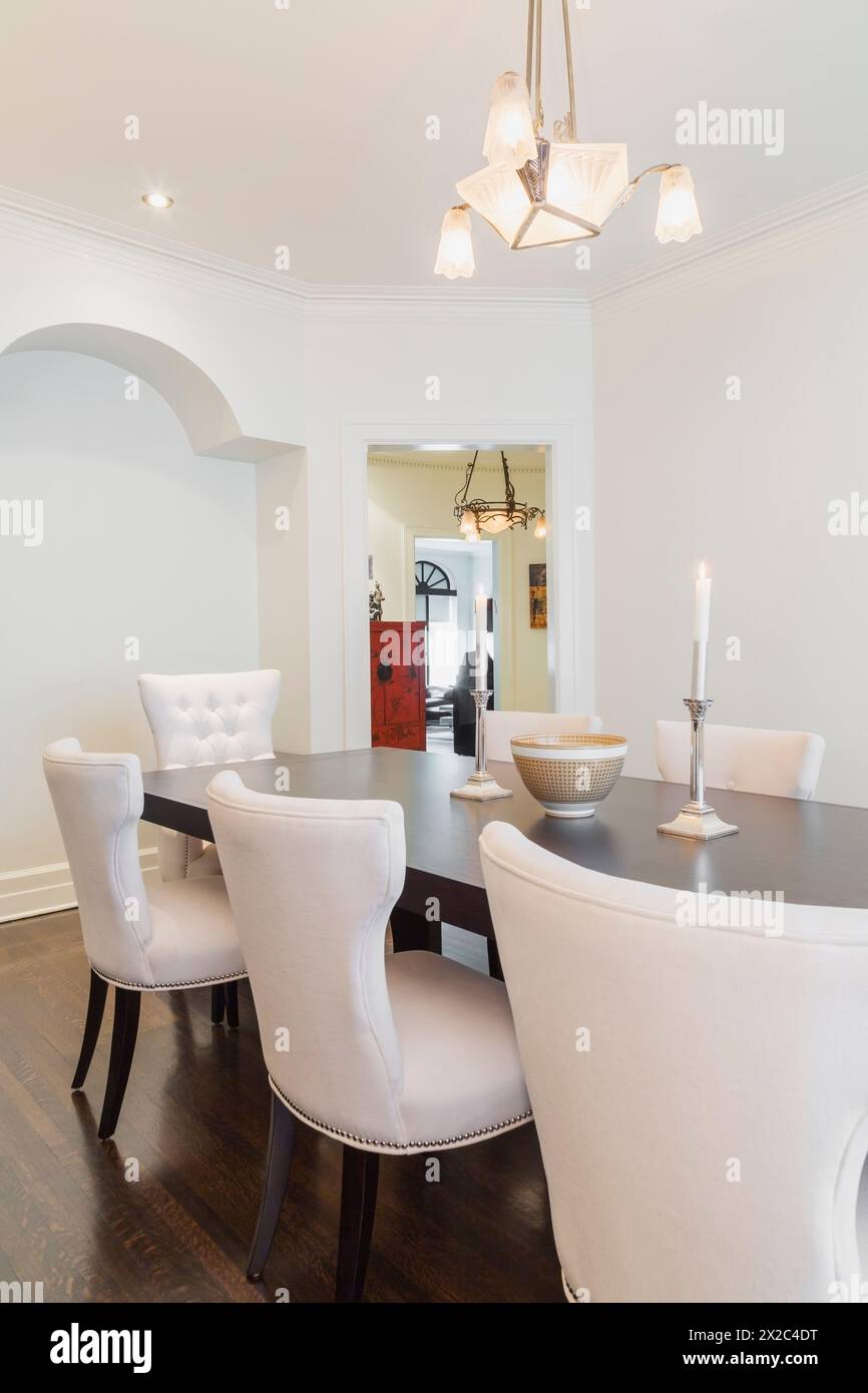 White painted dining room furniture hi res stock photography and images Alamy