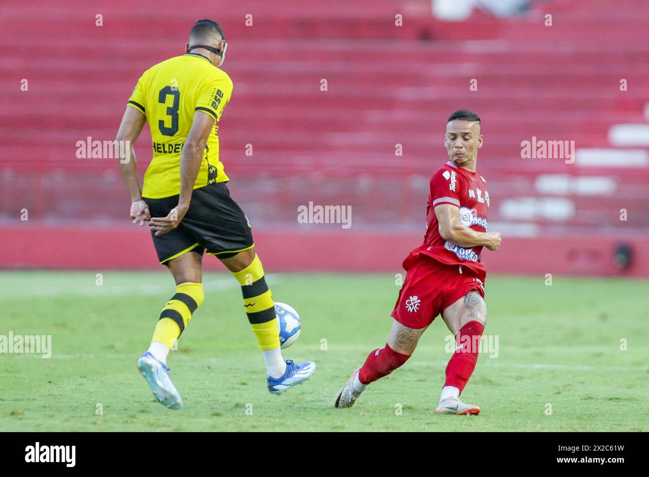 Recife, Brazil. 21st Apr, 2024. PE - RECIFE - 04/21/2024 - BRAZILEIRO C 2024, NAUTICO x SAO BERNARDO - Nautico player Diego Matos disputes a bid with Sao Bernardo player Helder during a match at the Aflitos stadium for the Brazilian C 2024 championship. Photo: Rafael Vieira/AGIF Credit: AGIF/Alamy Live News Stock Photo