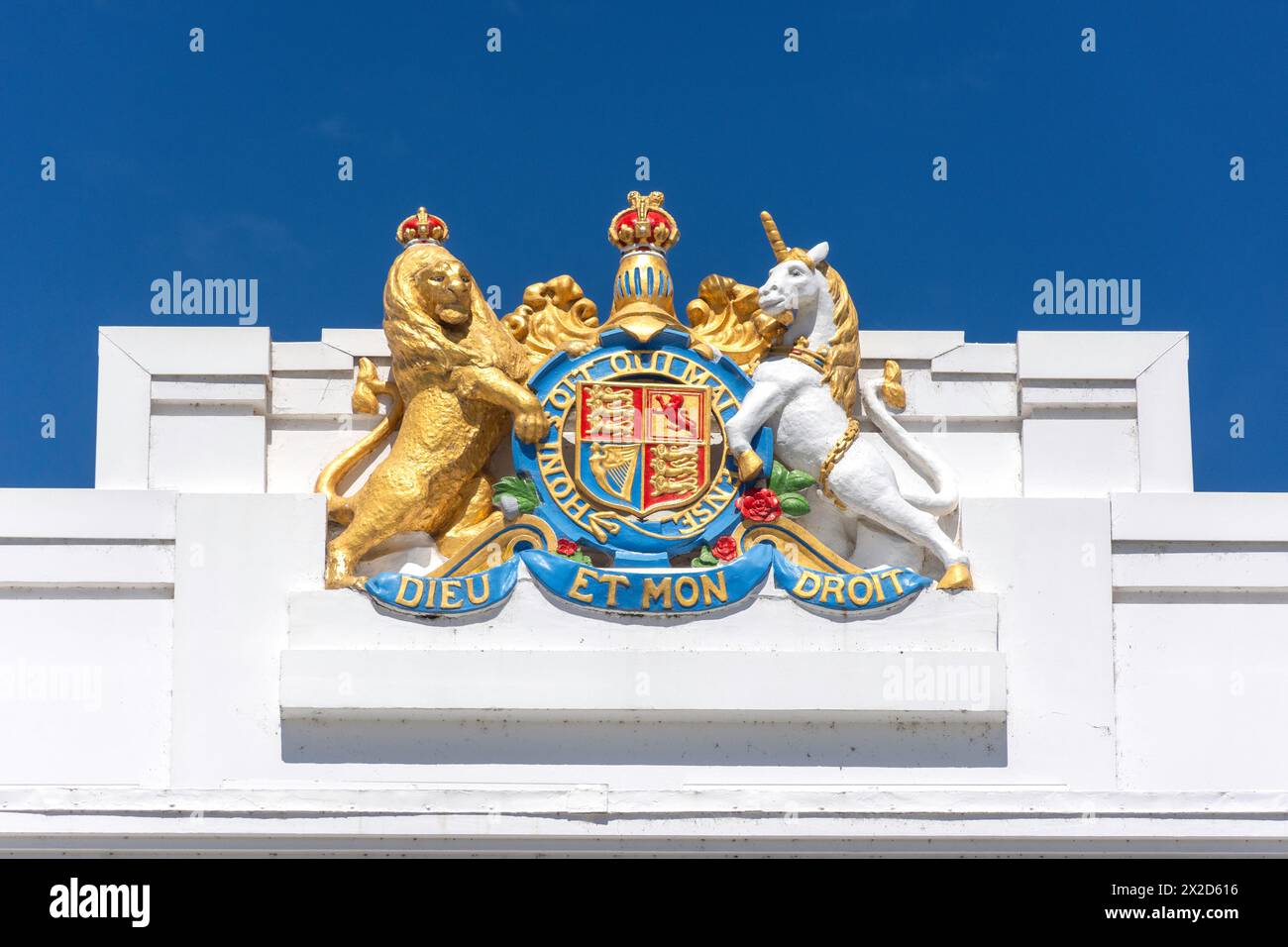 Royal Coat of Arms on Old Parliament House (Museum of Australian Democracy), King George Terrace, Canberra, Australian Capital Territory, Australia Stock Photo