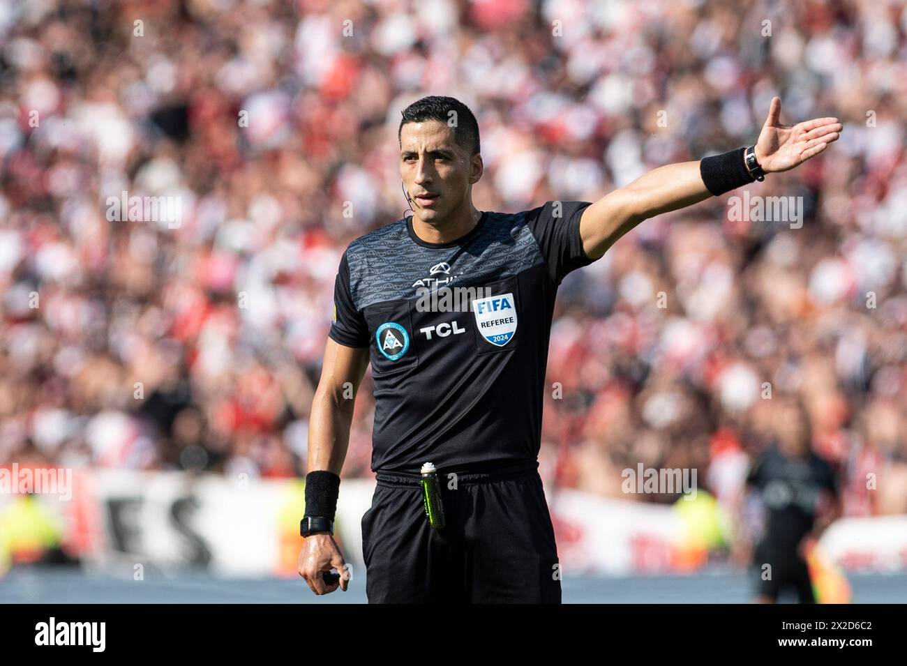 Cordoba, Argentina. 21st Apr, 2024. Argentine referee Yael Falcon gestures during the Argentine Professional Football League Cup quarter-final match between River Plate and Boca Juniors at the Mario Alberto Kempes Stadium in Cordoba, Argentina, on April 21, 2024. (Photo by Manuel Cortina/SOPA Images/Sipa USA) Credit: Sipa USA/Alamy Live News Stock Photo