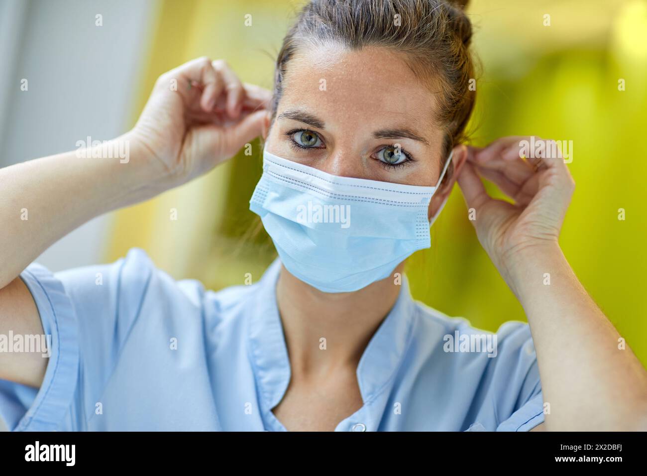 Sweating worker hi-res stock photography and images - Alamy