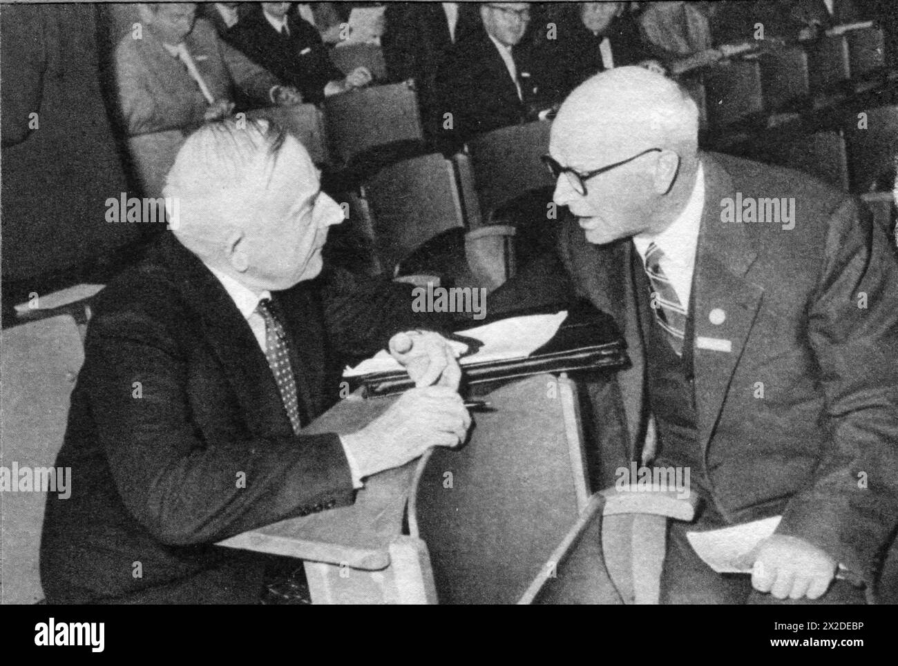 Warburg, Otto Heinrich, 8.10.1883 - 1.8.1970, German physician and physiologist, with Karl Lohmann, ADDITIONAL-RIGHTS-CLEARANCE-INFO-NOT-AVAILABLE Stock Photo
