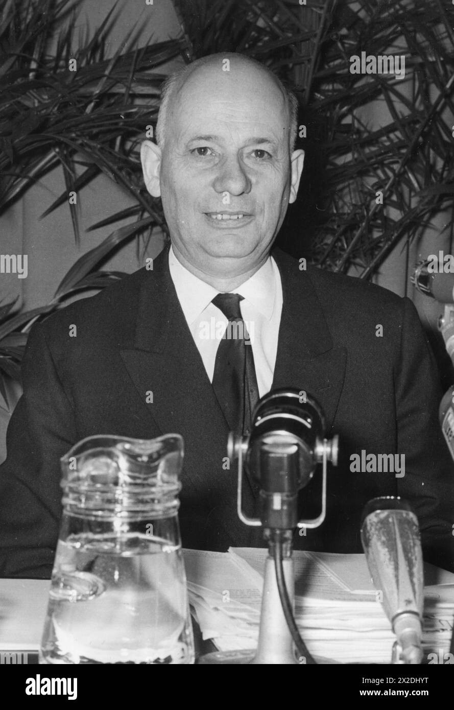 Rochet, Waldeck, 5.4.1905 - 17.2.1983, French politician (PCF), ADDITIONAL-RIGHTS-CLEARANCE-INFO-NOT-AVAILABLE Stock Photo