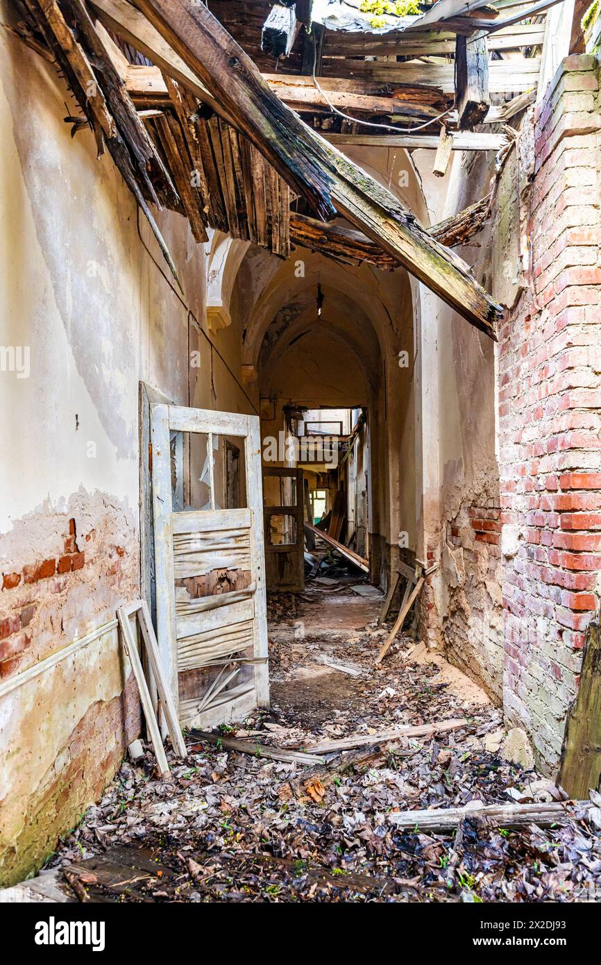 Lebensgefahr Lost Places Einsturzgefahr Betreten verboten Stock Photo