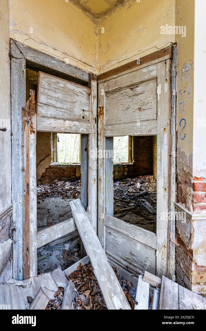 Lebensgefahr Lost Places Einsturzgefahr Betreten verboten Stock Photo