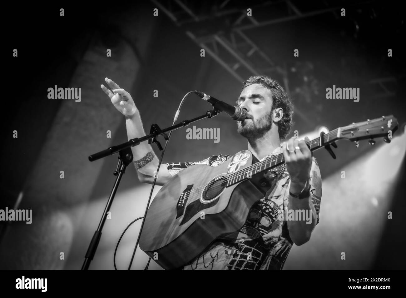 Sean Koch with Adrian Fowler and Ross Hillier live on stage Stock Photo ...