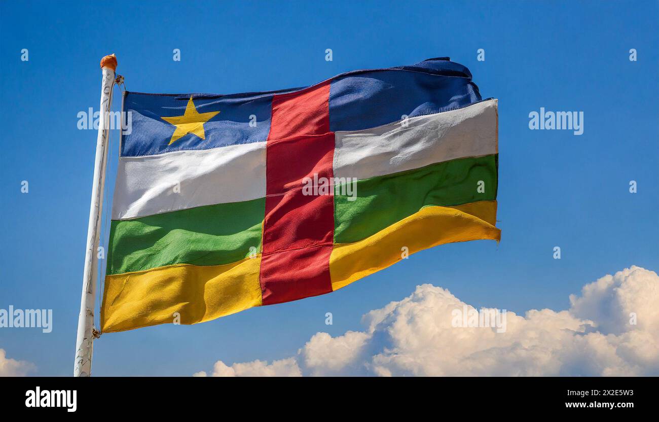 Die Fahne von Zentralafrikanische Republik, flattert im Wind, isoliert, gegen den blauen Himmel Stock Photo
