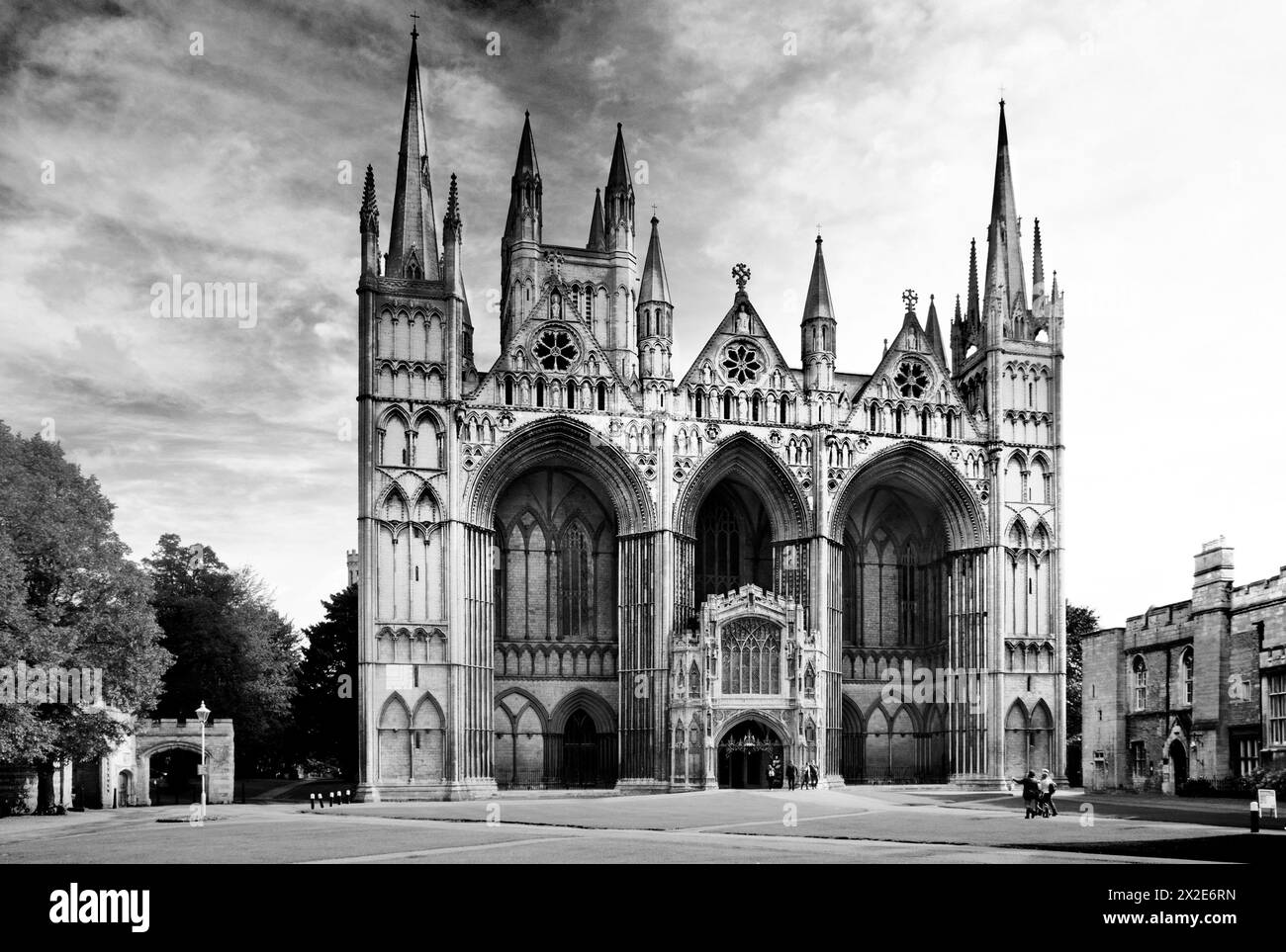 Three enormous arches on its west front Black and White Stock Photos ...