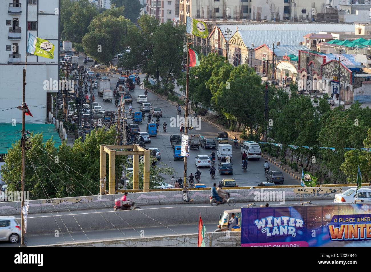 Roads of Karachi traffic on working day Rashid Minhas Road, crowded areas of Karachi Stock Photo