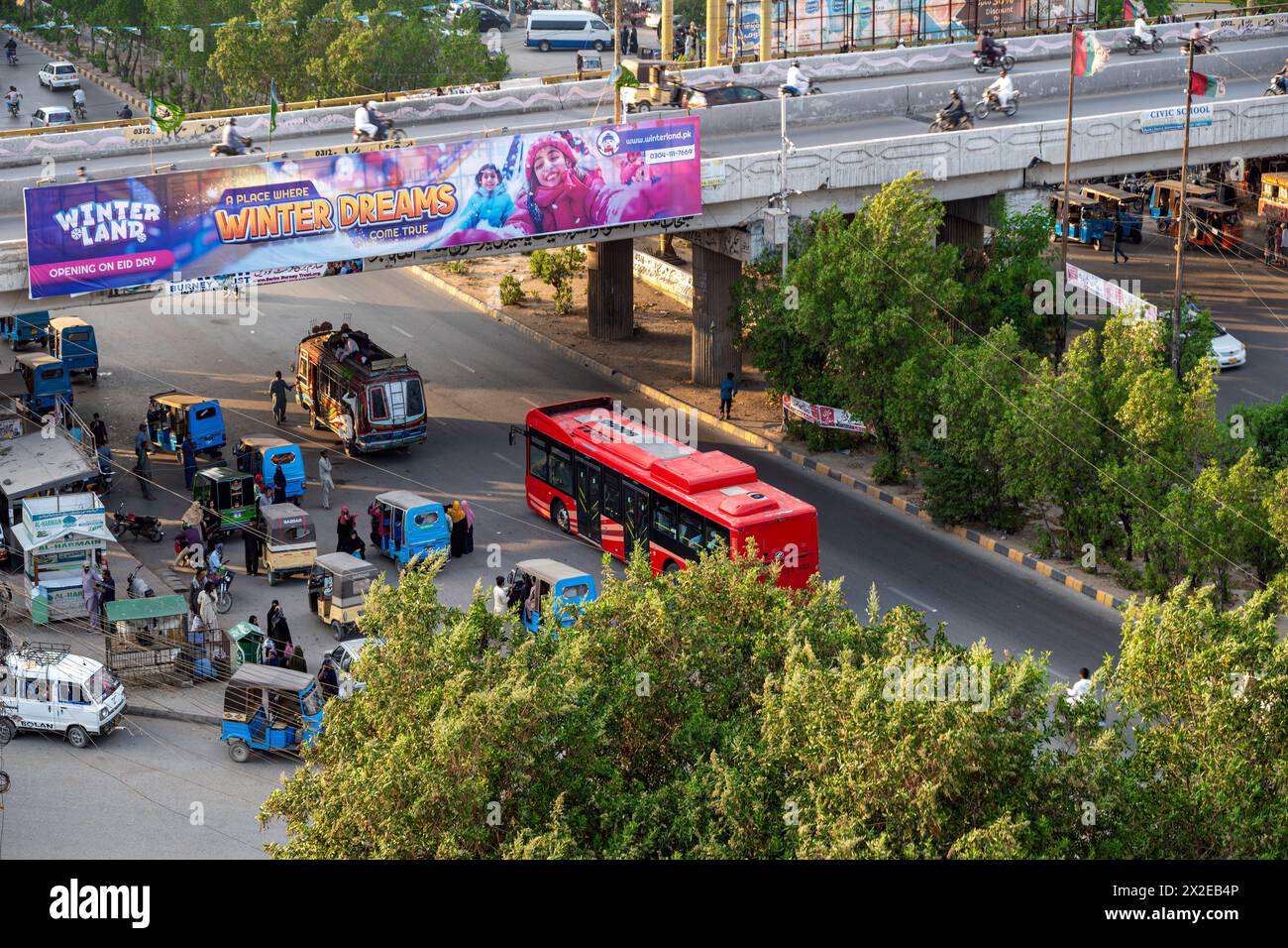 Roads of Karachi traffic on working day Rashid Minhas Road, Red Buses ...