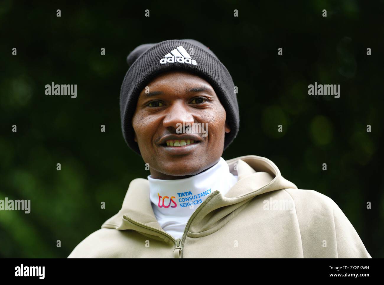 Men's elite race winner Alexander Mutiso Munyao during the 2024 TCS