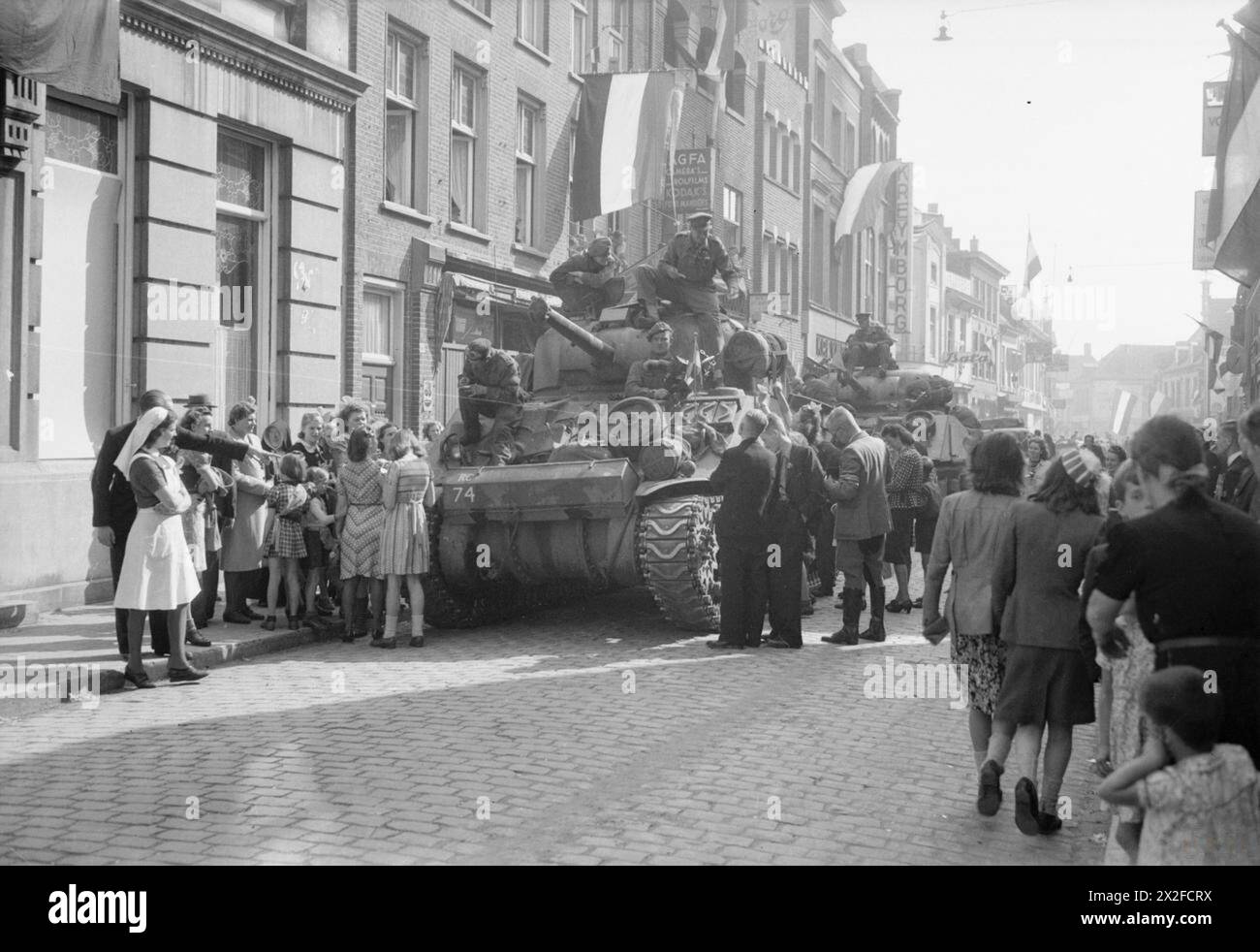 THE BRITISH ARMY IN NORTH-WEST EUROPE 1944-45 - Cheering Dutch ...