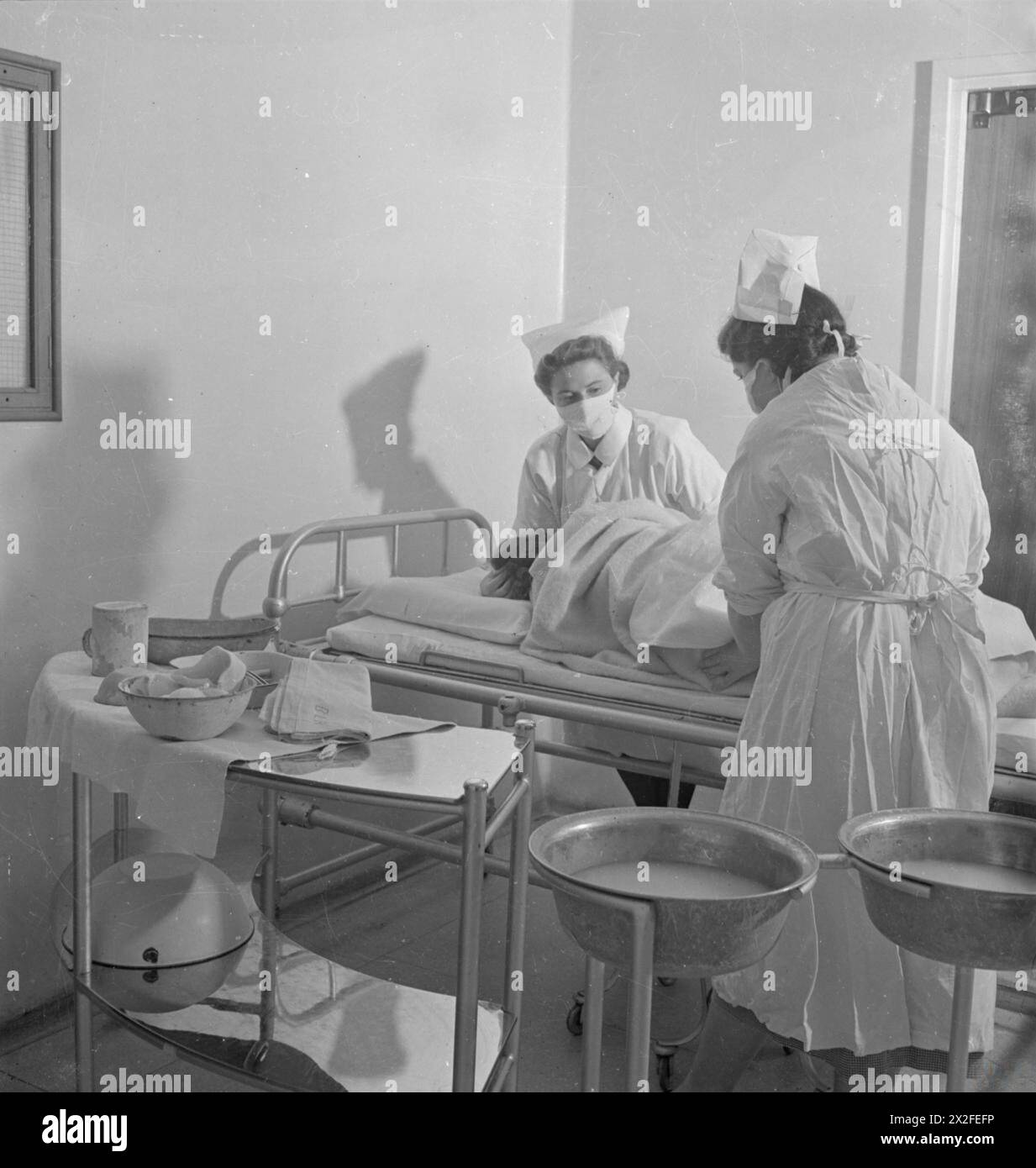 Nurses in wartime hi-res stock photography and images - Alamy