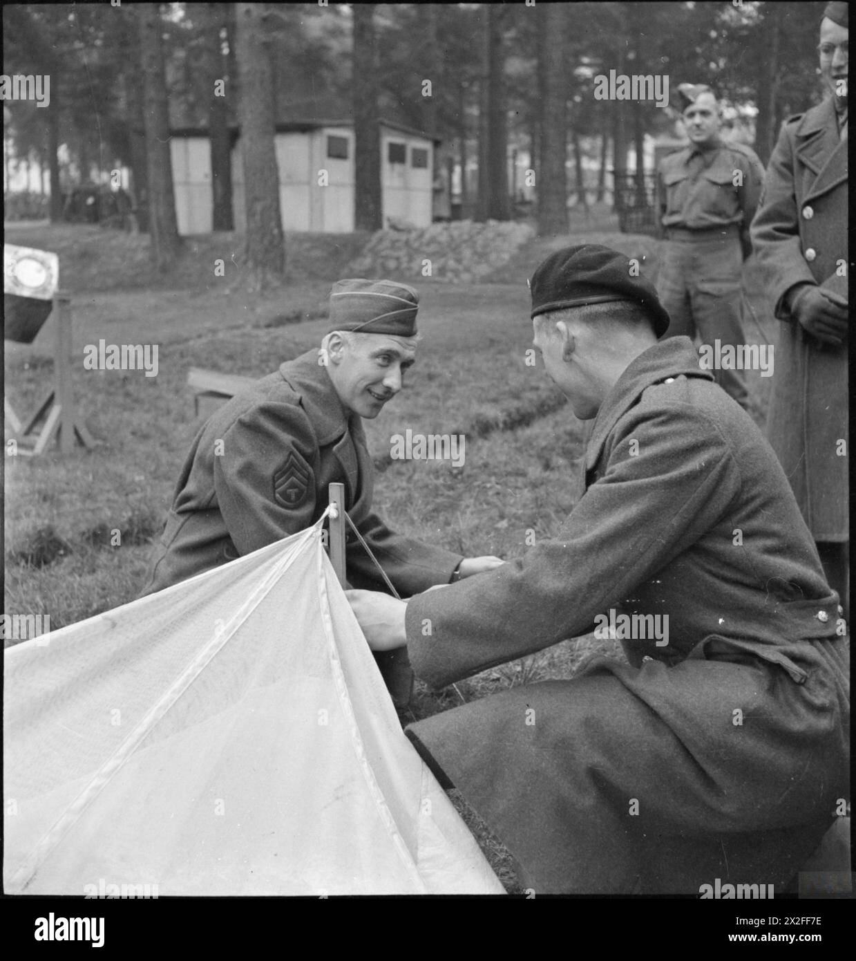 American soldiers setting up hi-res stock photography and images - Alamy