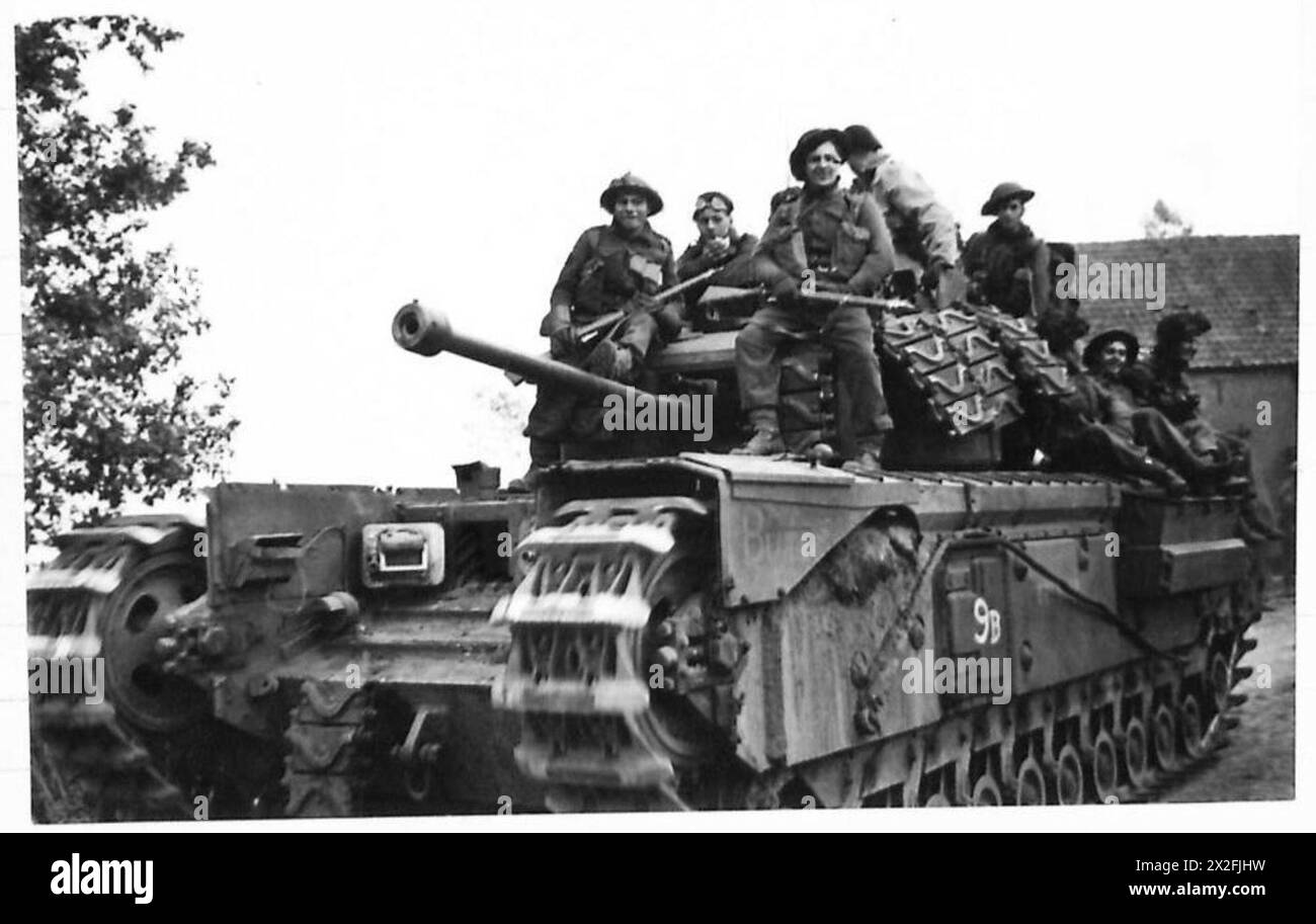 BRITISH TANKS IN NW EUROPE 1944-45 - Churchill Mk III of 6th Guards Tank Brigade with infantry of the 2nd Glasgow Highlanders, 15th (Scottish) Division, aboard, Netherlands, 26 October 1944 Stock Photo