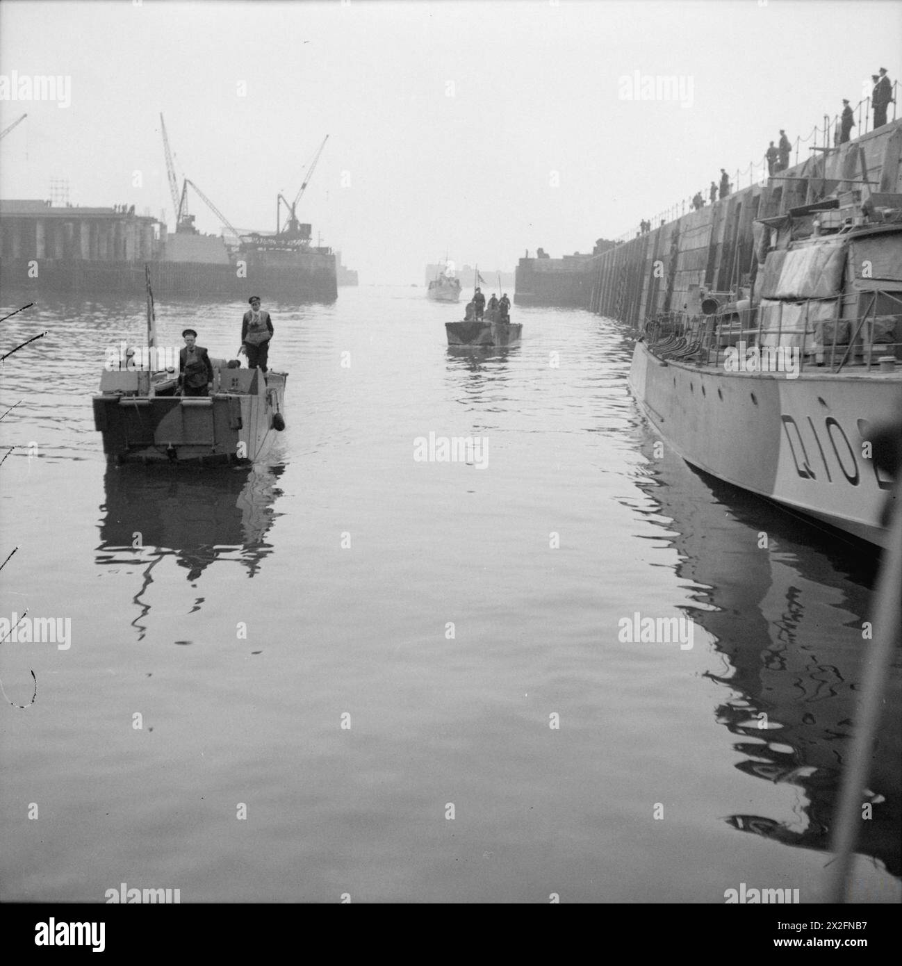 Landing craft war ii hi-res stock photography and images - Alamy