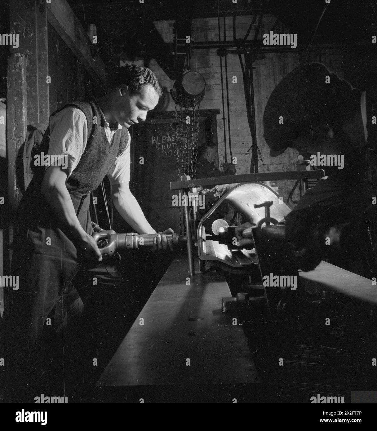 WAR INDUSTRY IN BRITAIN 1939-1945 - Munitions production: Ministry of ...