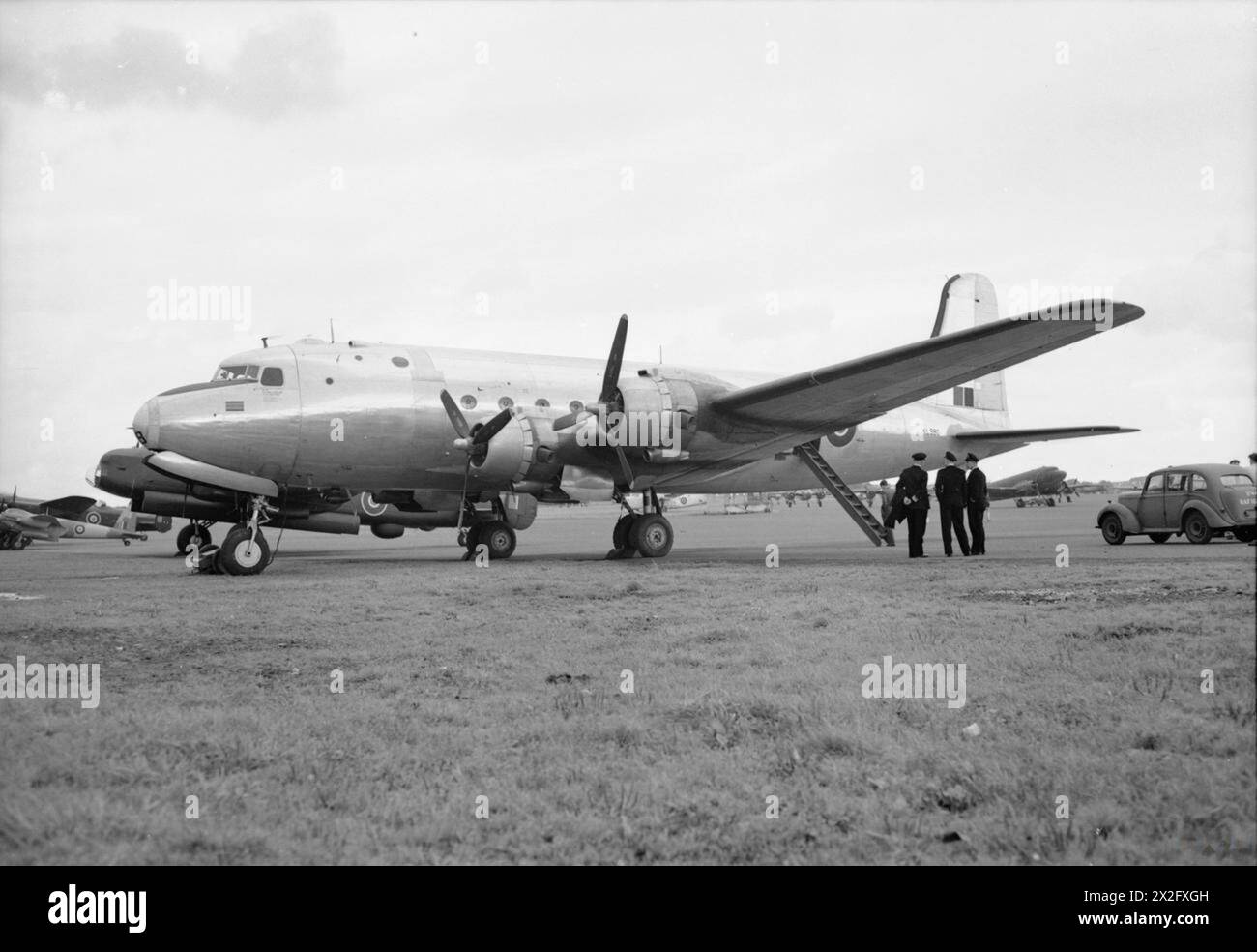 AMERICAN AIRCRAFT IN ROYAL AIR FORCE SERVICE 1939-1945: DOUGLAS SKYMASTER. - Skymaster Mark I, KL990, the aircraft of the Commanding Officer of No. 232 Squadron RAF, at Prestwick airport, Ayrshire, prior to departing on a trans-Atlantic flight Royal Air Force, Maintenance Unit, 233 Stock Photo