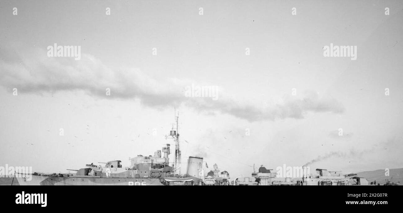 HMS URANIA, A NEW BRITISH DESTROYER. 4 JANUARY 1944, GREENOCK Stock