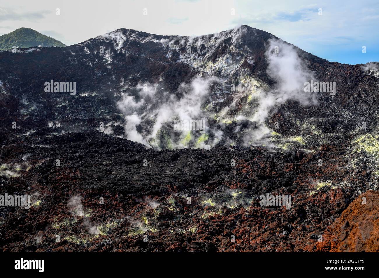 geography / travel, Papua New Guinea, krater of the still active volcano Mount Tavurvur (223 meter), ADDITIONAL-RIGHTS-CLEARANCE-INFO-NOT-AVAILABLE Stock Photo