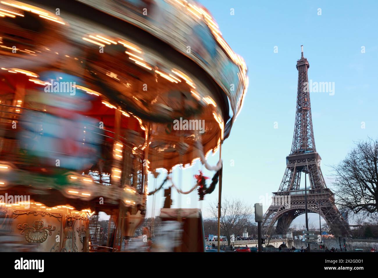 Eiffel tower carousel horse paris hi-res stock photography and images ...