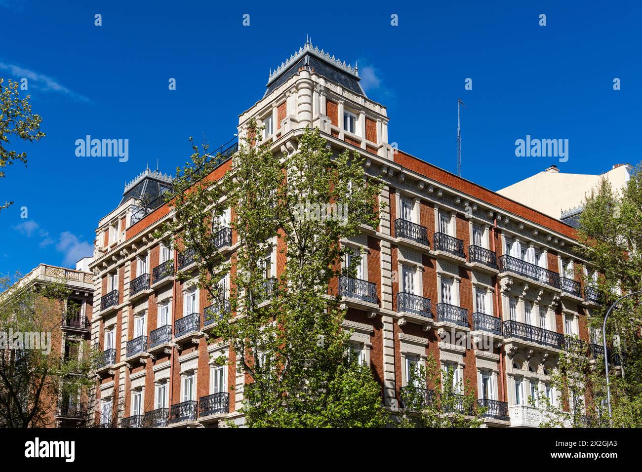 Photo inspiration: Visual Reference: Old Luxury Residential Buildings Hi Res Stock Photography And Images