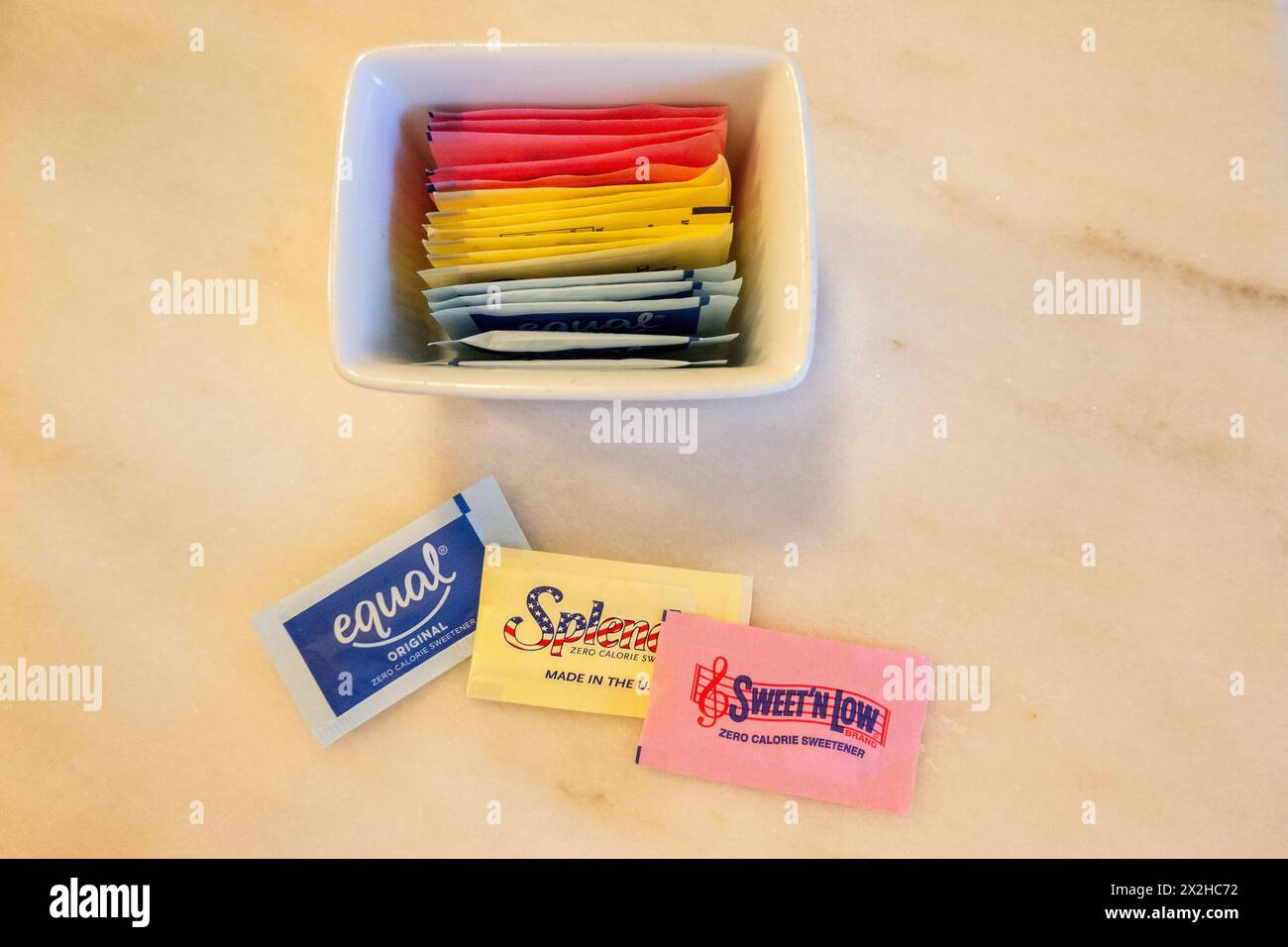 American Artificial Individual Sweetener Packs From Equal Sweet N' Low And Splenda All Sugar Substitutes Stock Photo