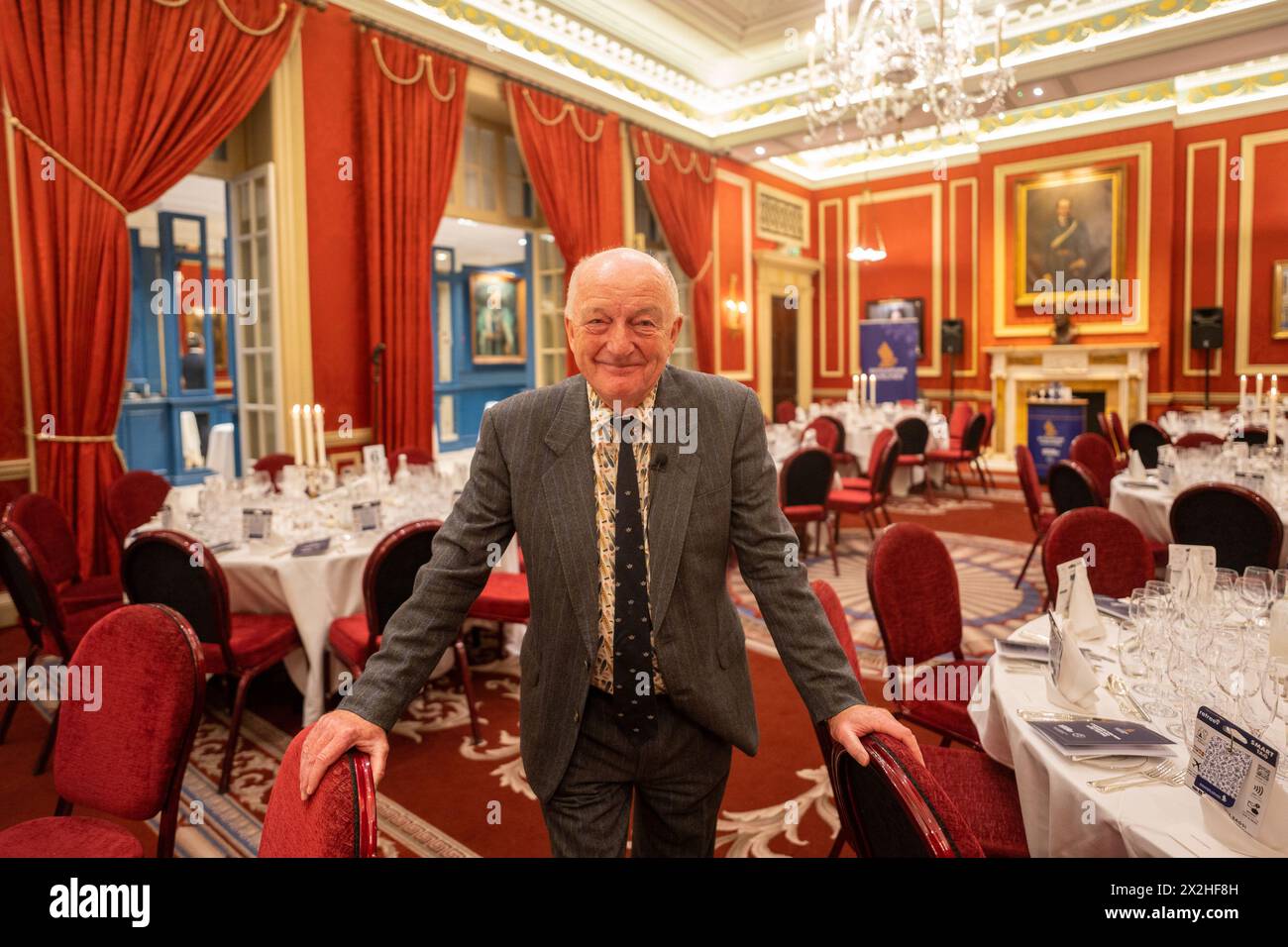 Oz Clarke posing for photos at a corporate event at the RAC Club. Photo date: Tuesday, September 26, 2023. Photo: Richard Gray/Alamy Stock Photo