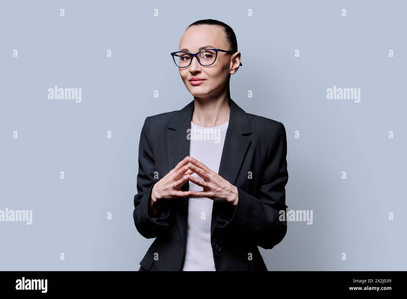 Old woman thinking psychologist hi-res stock photography and images - Alamy