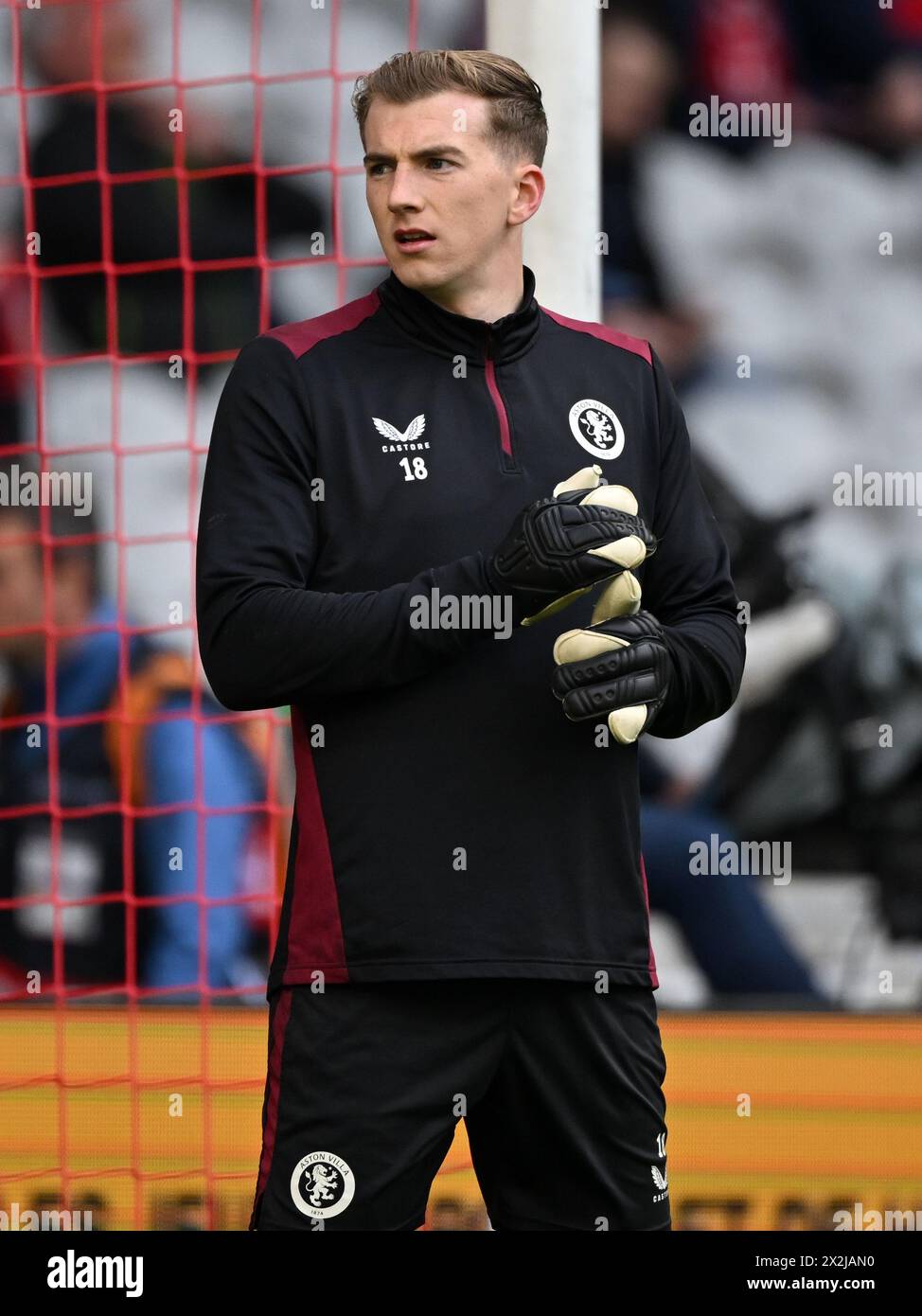 LILLE - Aston Villa FC goalkeeper Joe Gauci during the UEFA Conference league quarter-final match between Lille OSC and Aston Villa at Stade Pierre Mauroy on April 18, 2024 in Lille, France. ANP | Hollandse Hoogte | GERRIT VAN COLOGNE Stock Photo