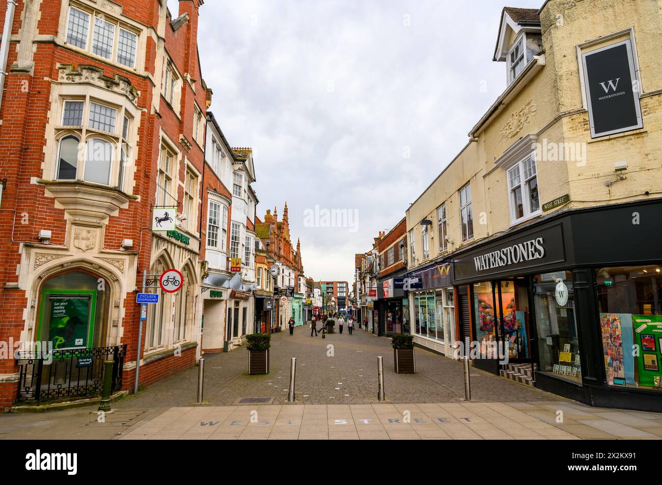 West Street is a pedestrianised shopping street in the old market town of Horsham in West Sussex, England Stock Photo