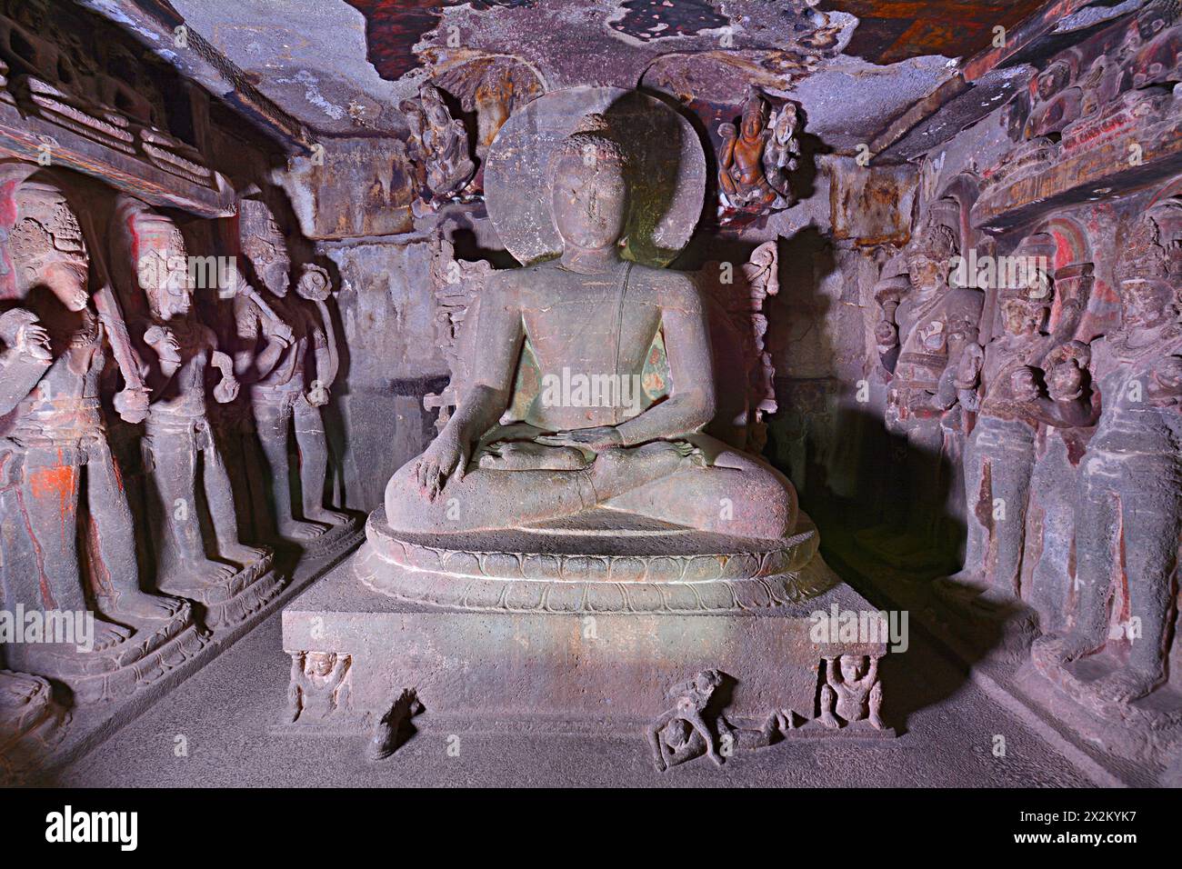 Ellora Buddhist caves: Cave No 12. Tin Thal Seated Buddha, Main shrine. houses a huge seated Buddha with the earth-touching (bhumisparsa) mudra Stock Photo