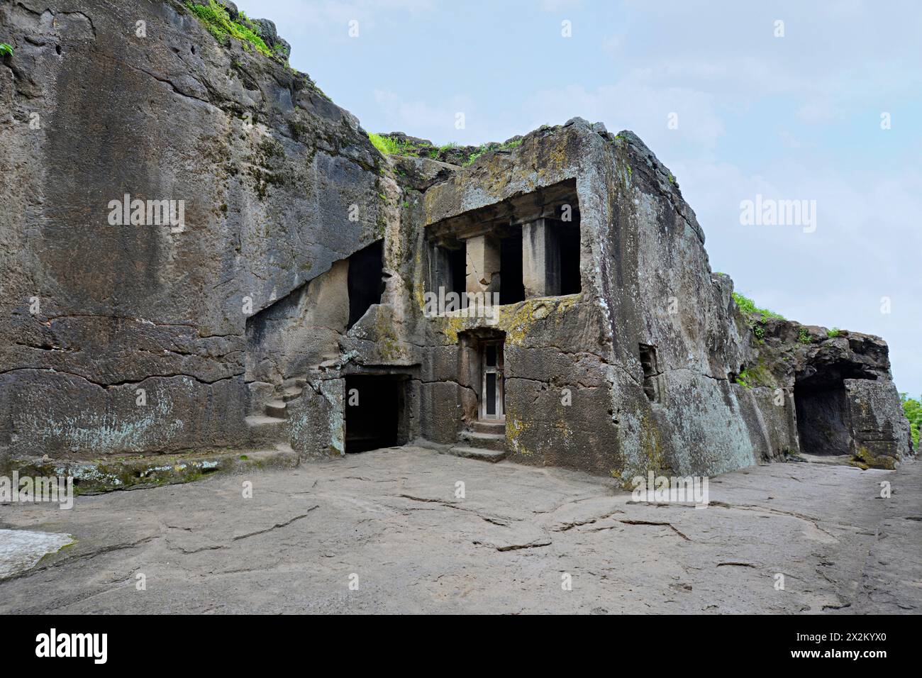 Ellora Brahmanical Caves: Cave No 15. At the right (south) of the court, there is a large cistern chamber. Stock Photo