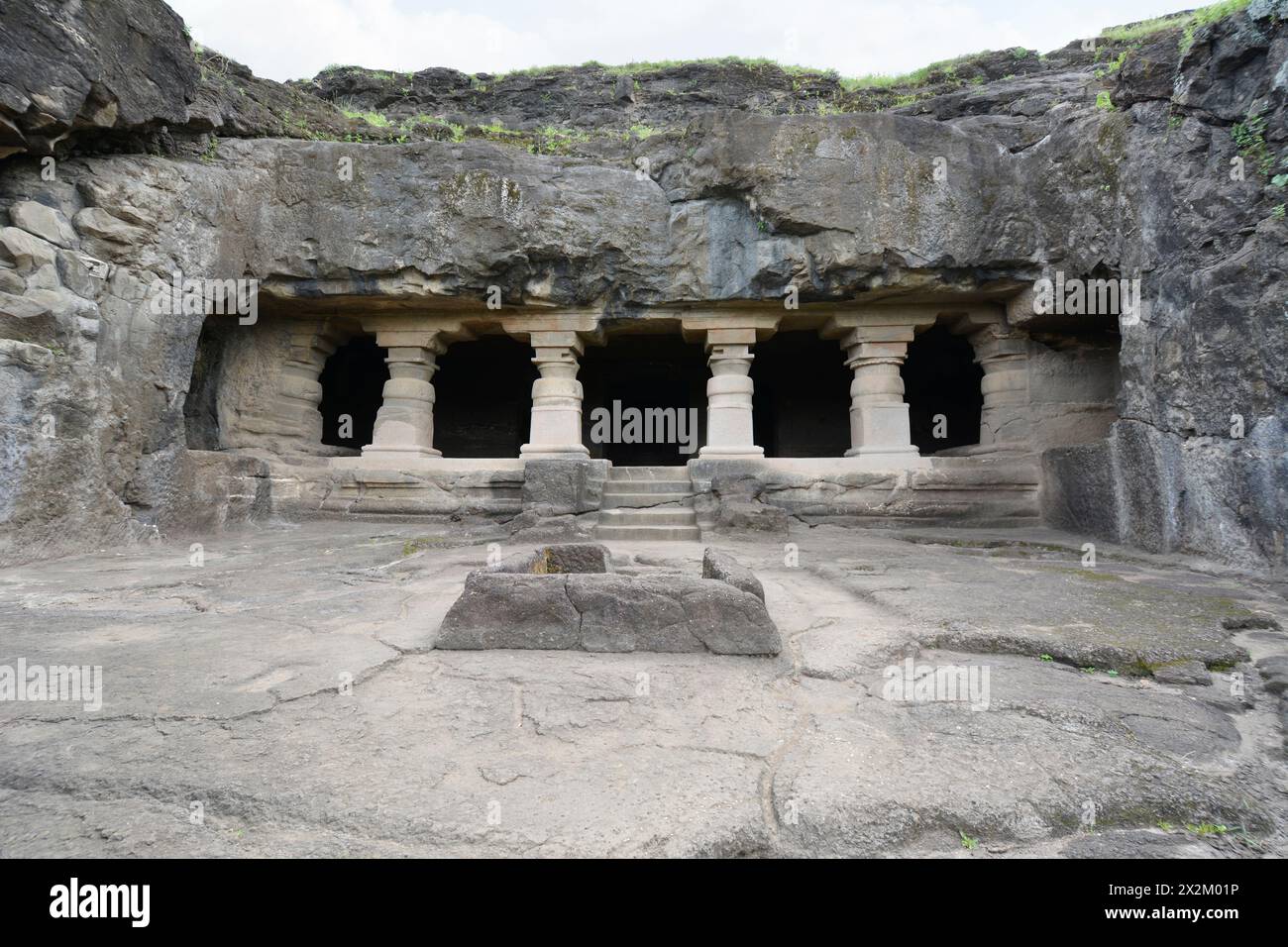 Ellora Brahmanical Caves: Cave No 18 Façade, From the enclosed court with the Nandi shrine Stock Photo