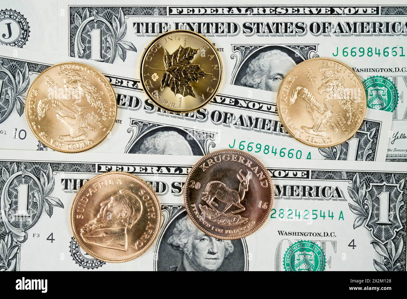 US-Dollar, diverse Goldmünzen, Symbolfoto Gold, Geldanlage, Währung Stock Photo