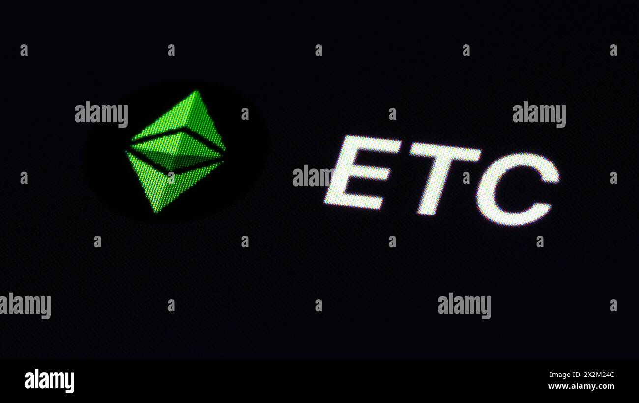 Das Logo der Kryptowährung Ethereum Classic ETC ist auf der Handelsplattform CoinMarcetCap zu sehen. Rottweil Baden-Württemberg Deutschland *** The logo of the Ethereum Classic ETC cryptocurrency can be seen on the CoinMarcetCap trading platform Rottweil Baden Württemberg Germany Stock Photo