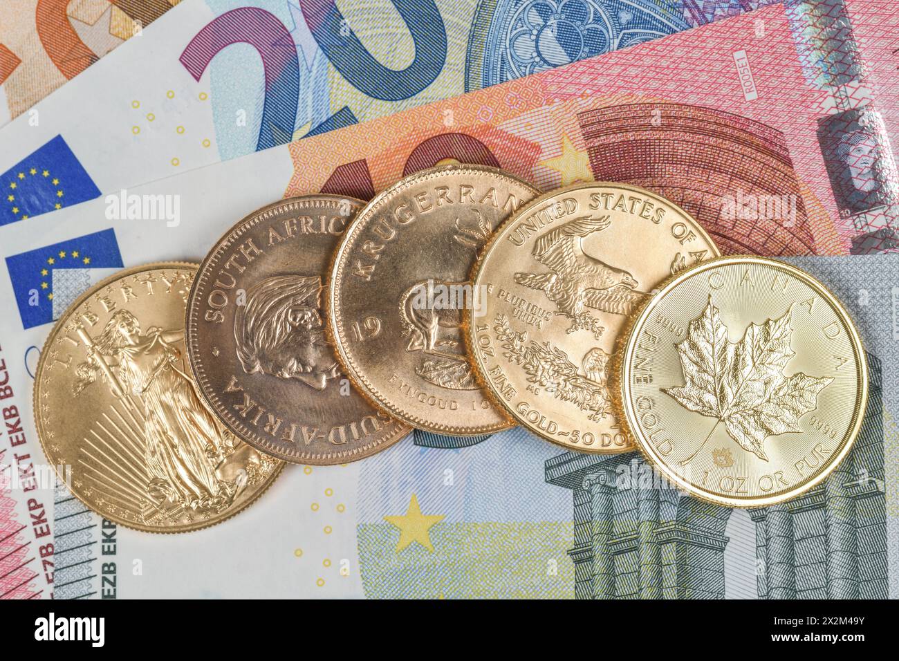 Euro, diverse Goldmünzen, Symbolfoto Gold, Geldanlage, Währung *** Euro, various gold coins, symbol photo gold, investment, currency Stock Photo